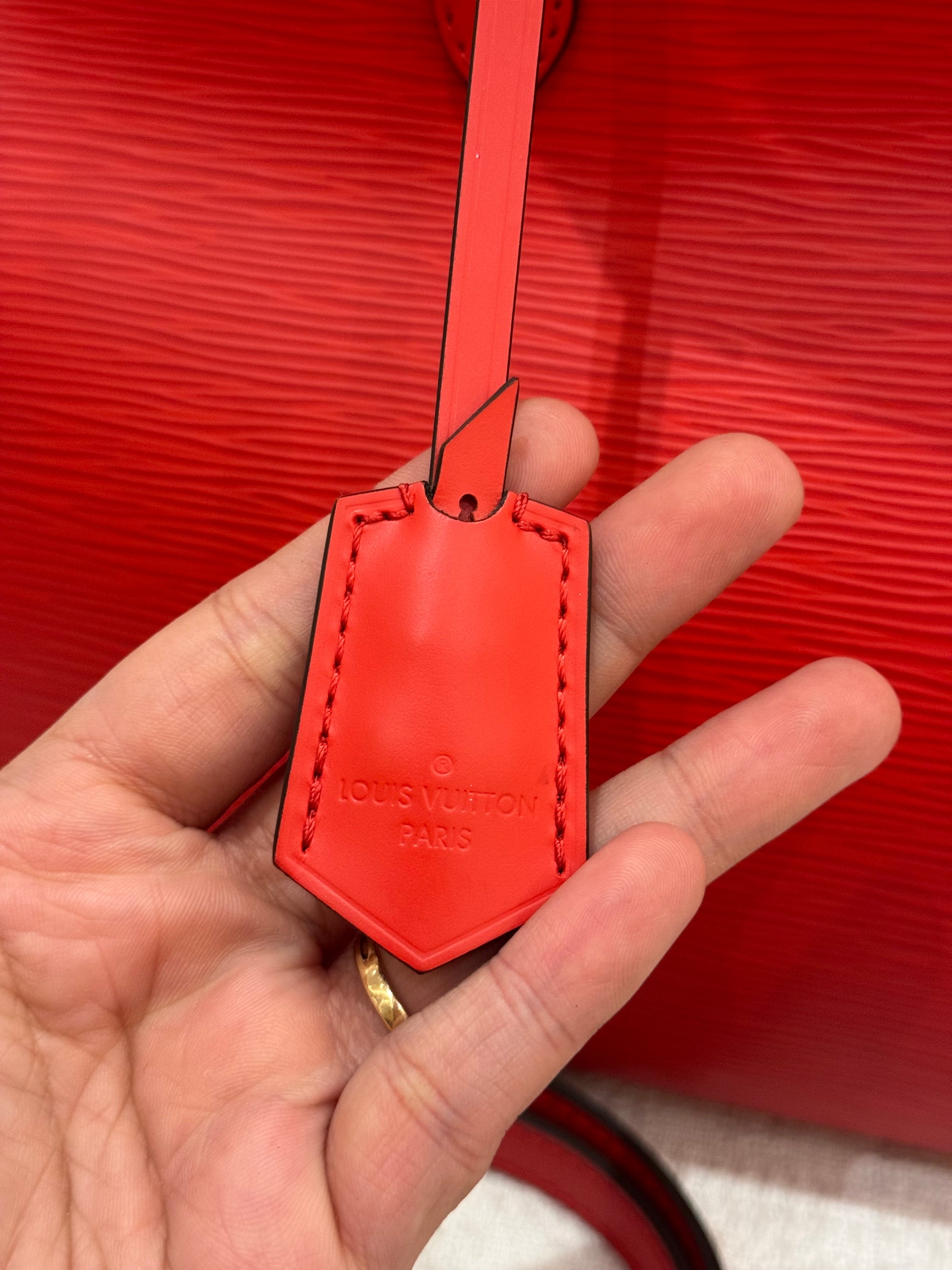 Louis Vuitton Marly MM Epi Coquelicot
