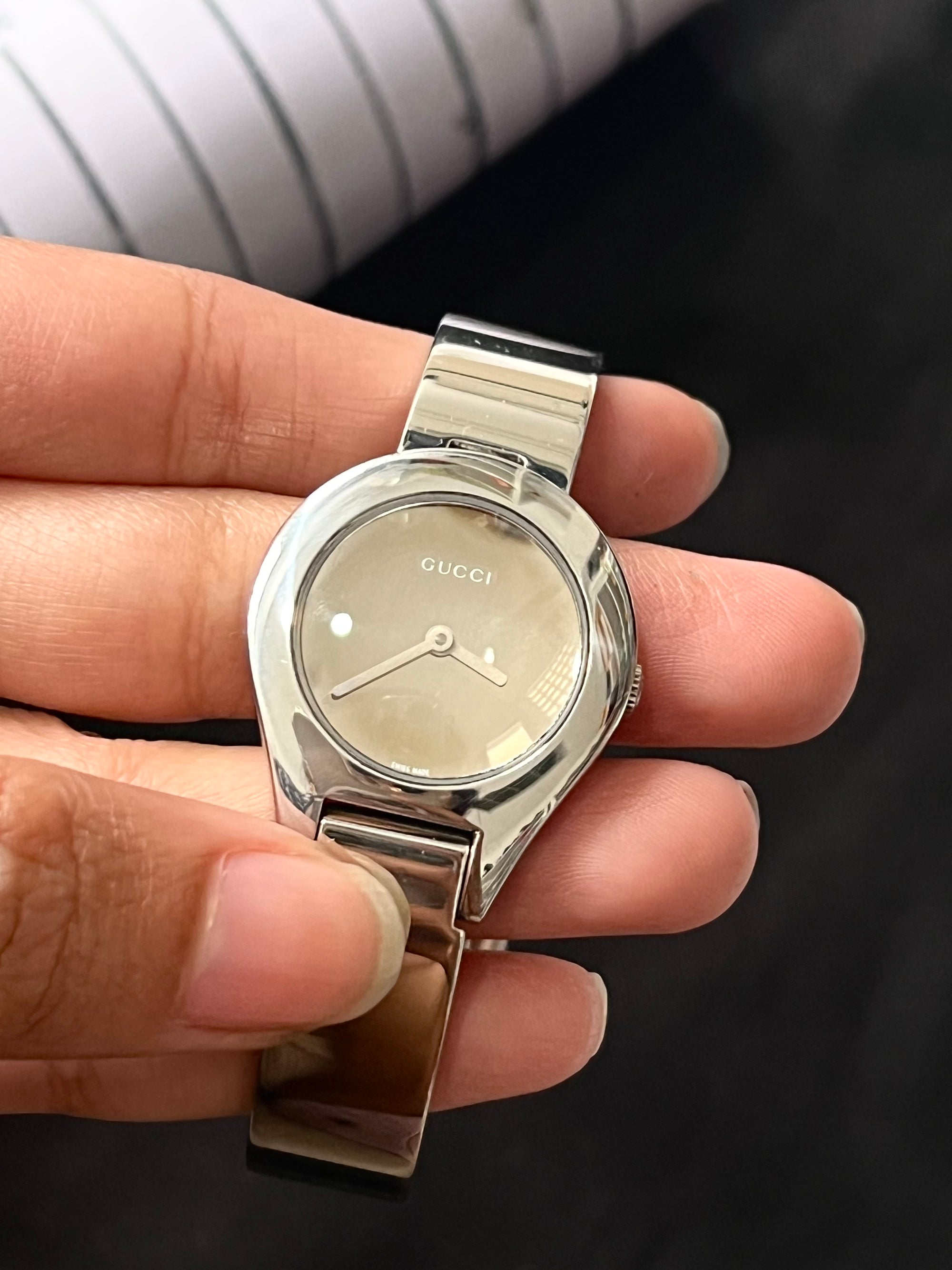 Gucci Bangle Silver Round