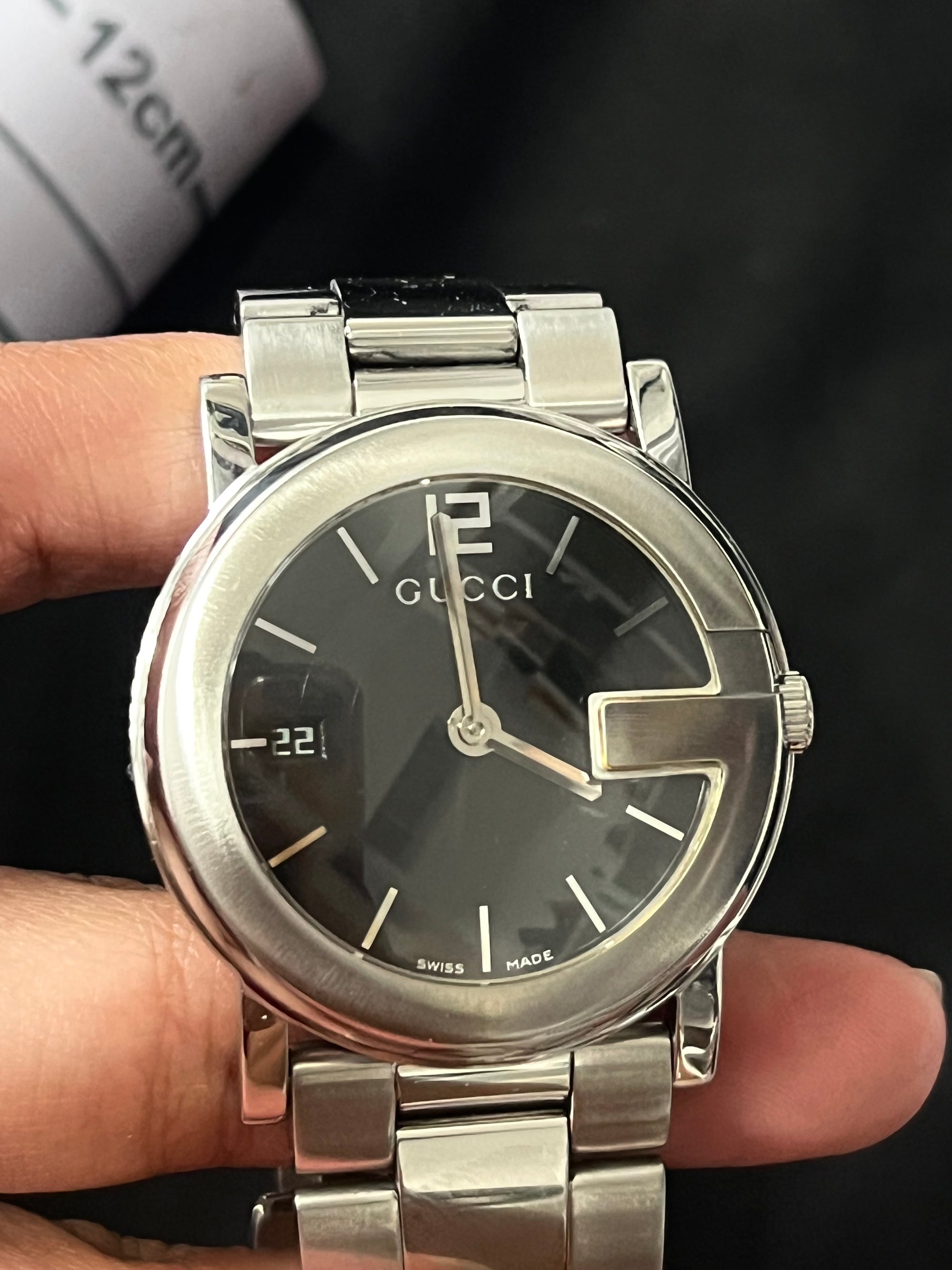 Gucci Round Silver With Black Dial