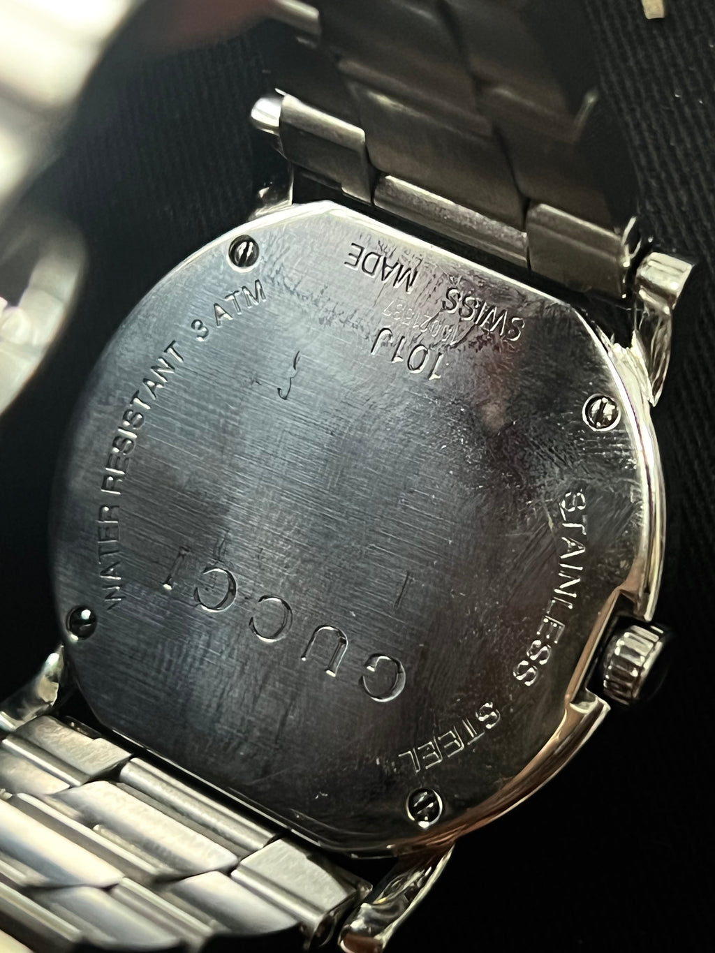 Gucci Round Silver With Black Dial