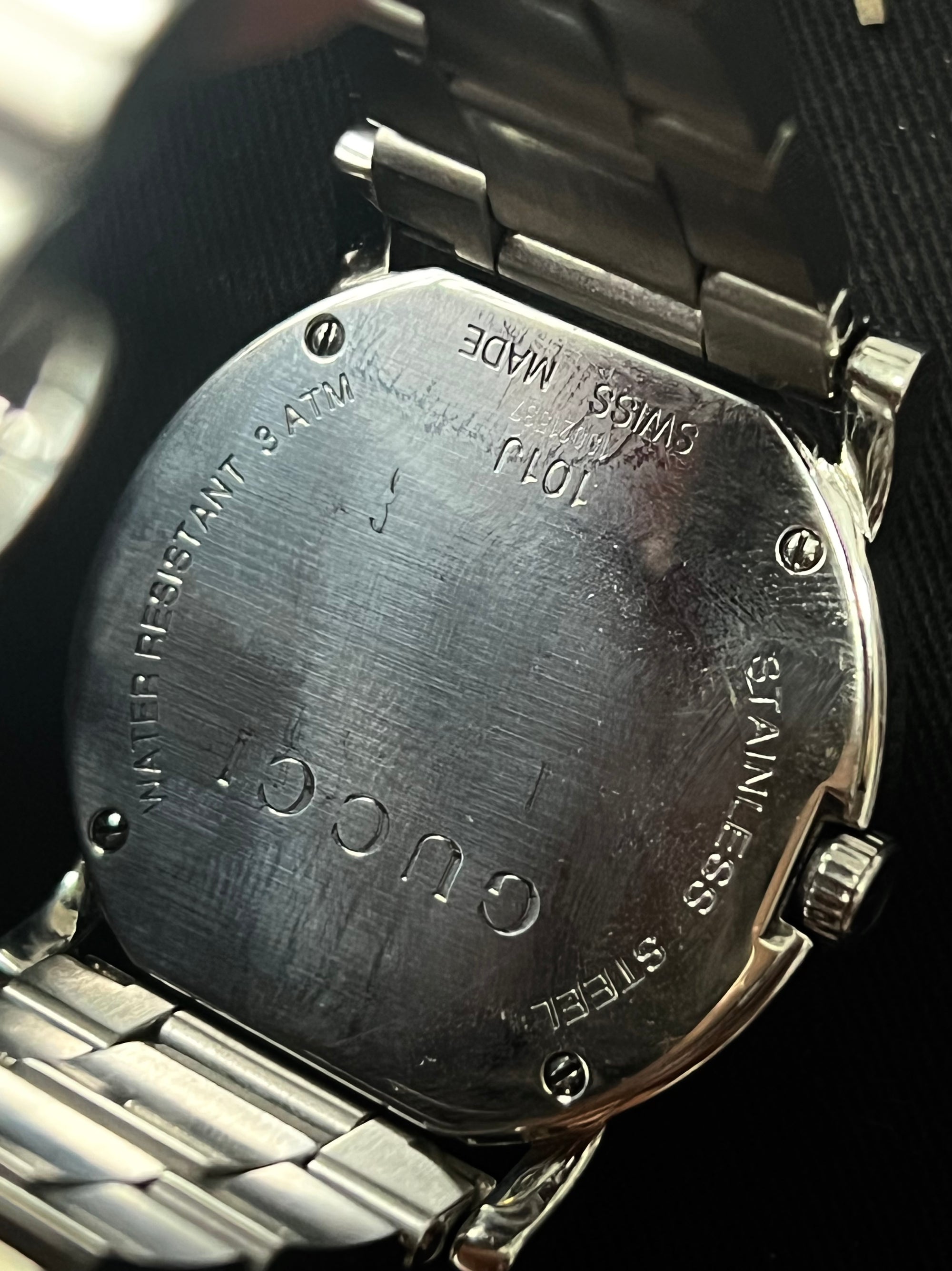 Gucci Round Silver With Black Dial