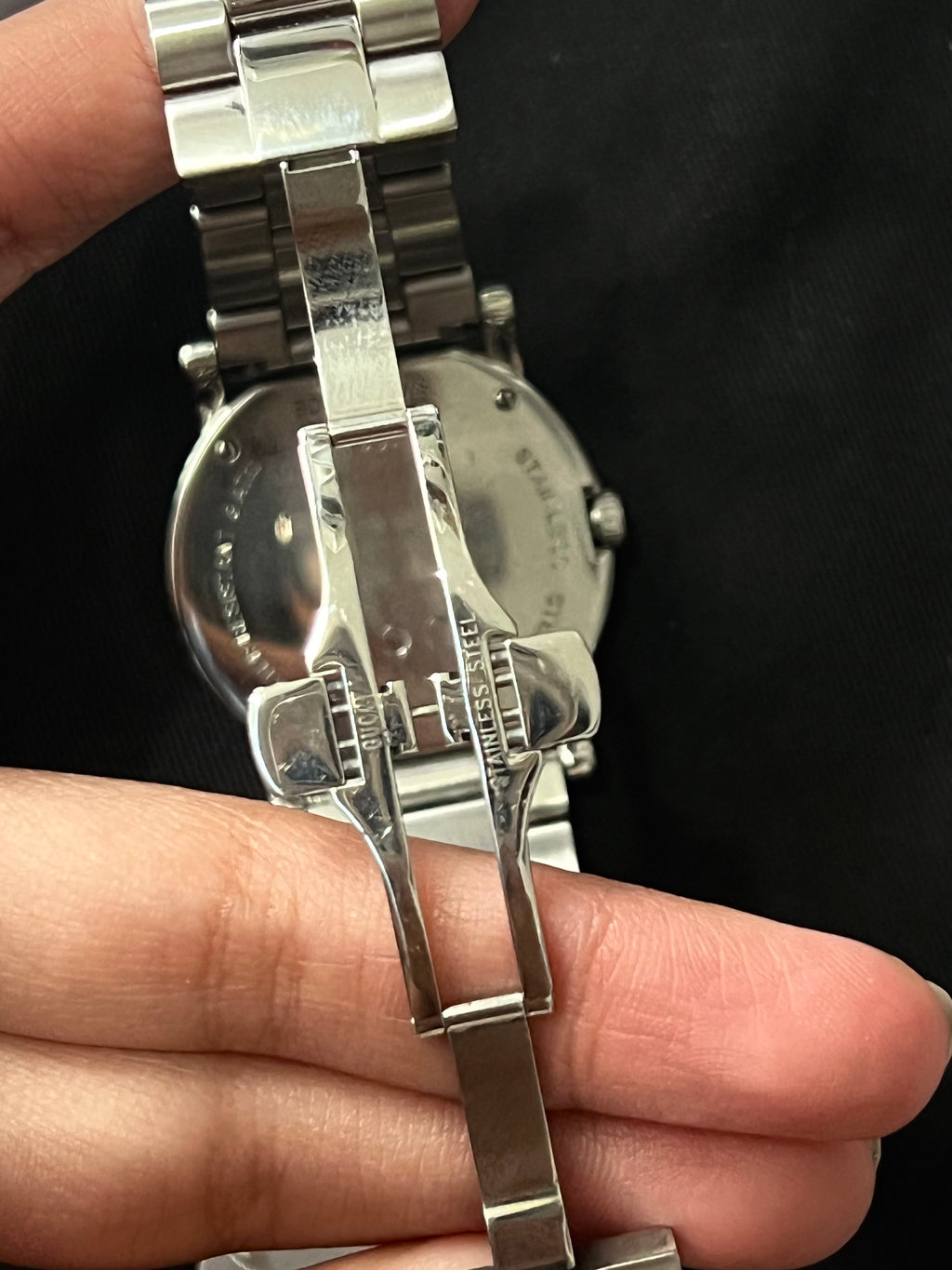 Gucci Round Silver With Black Dial