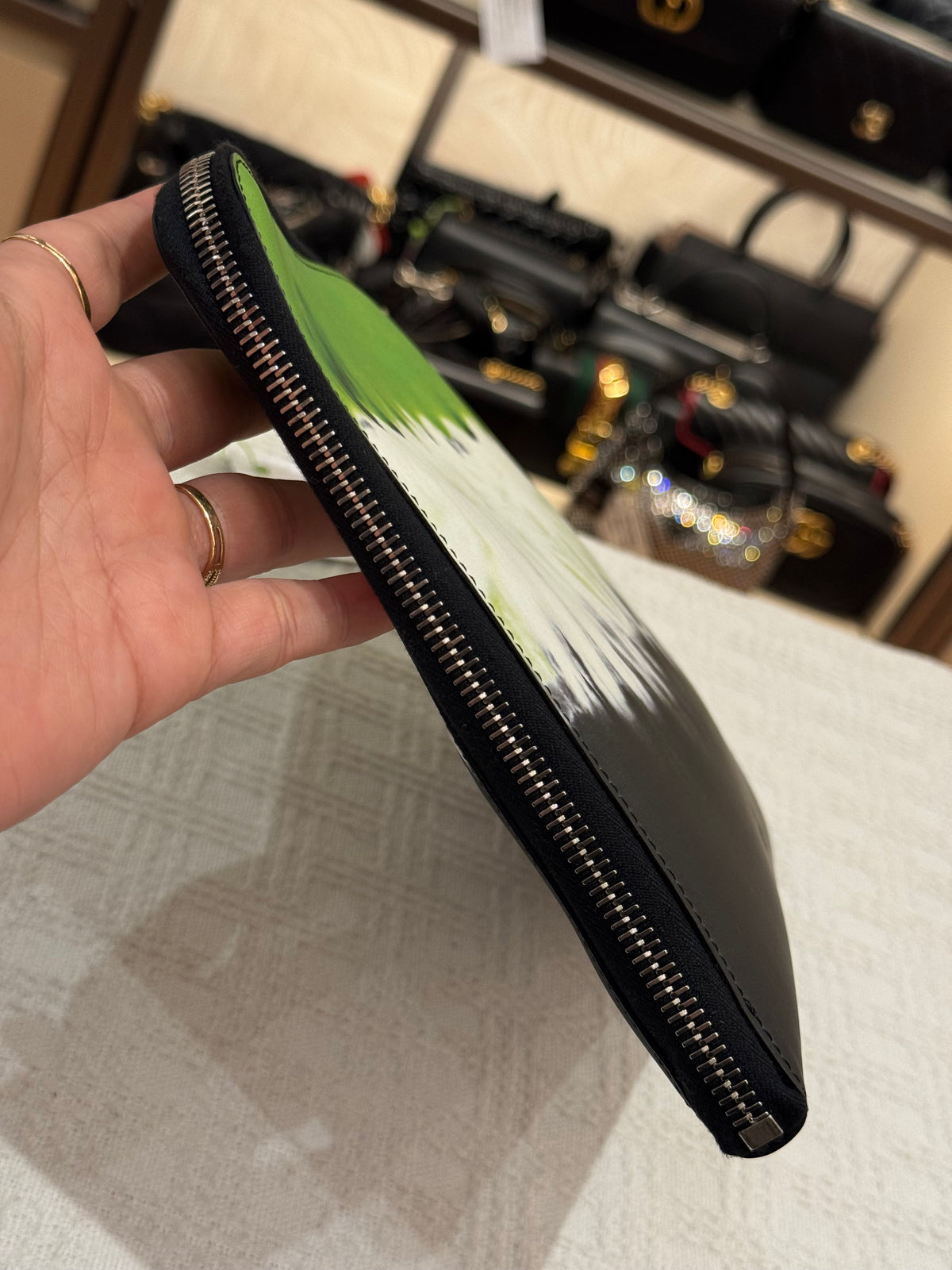 Valentino Clutch Gradasi