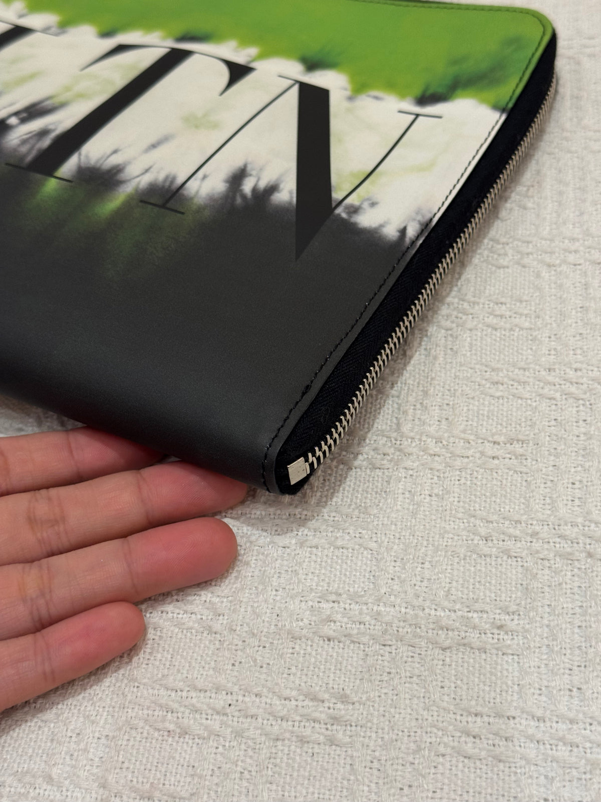 Valentino Clutch Gradasi