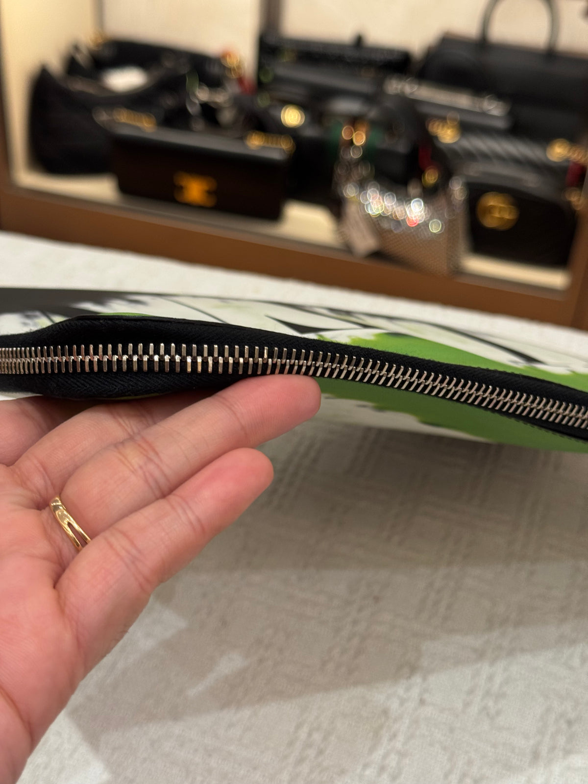 Valentino Clutch Gradasi