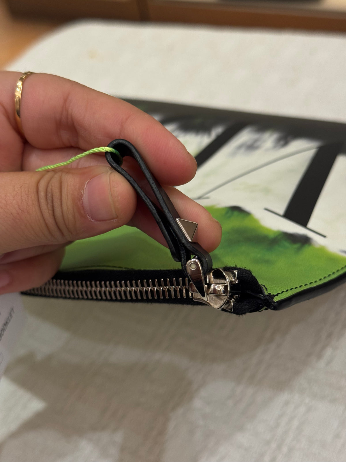 Valentino Clutch Gradasi