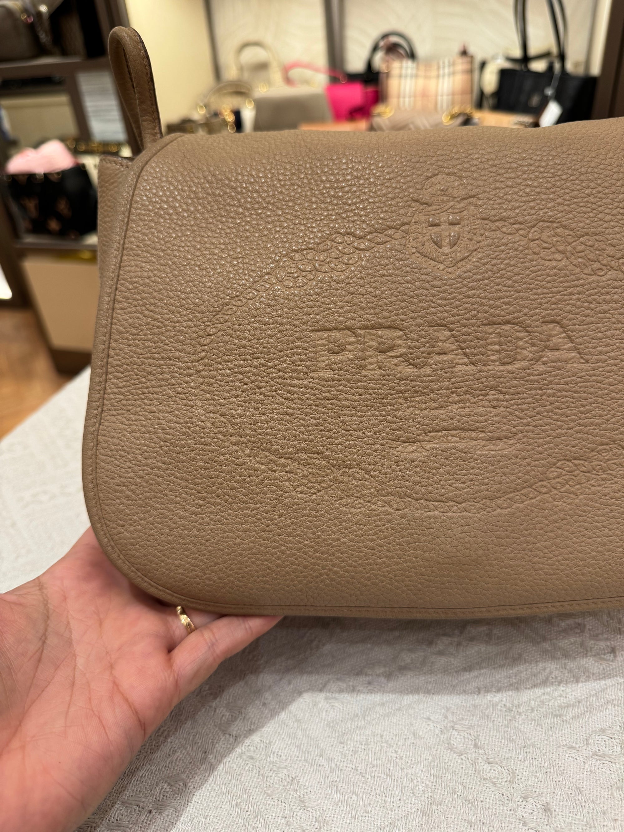 Prada Vitello Daino Cammeo