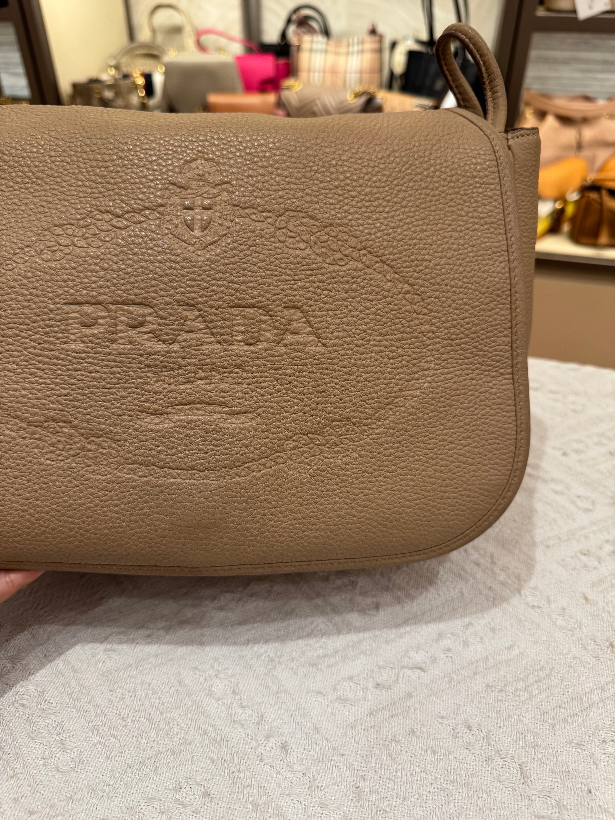 Prada Vitello Daino Cammeo