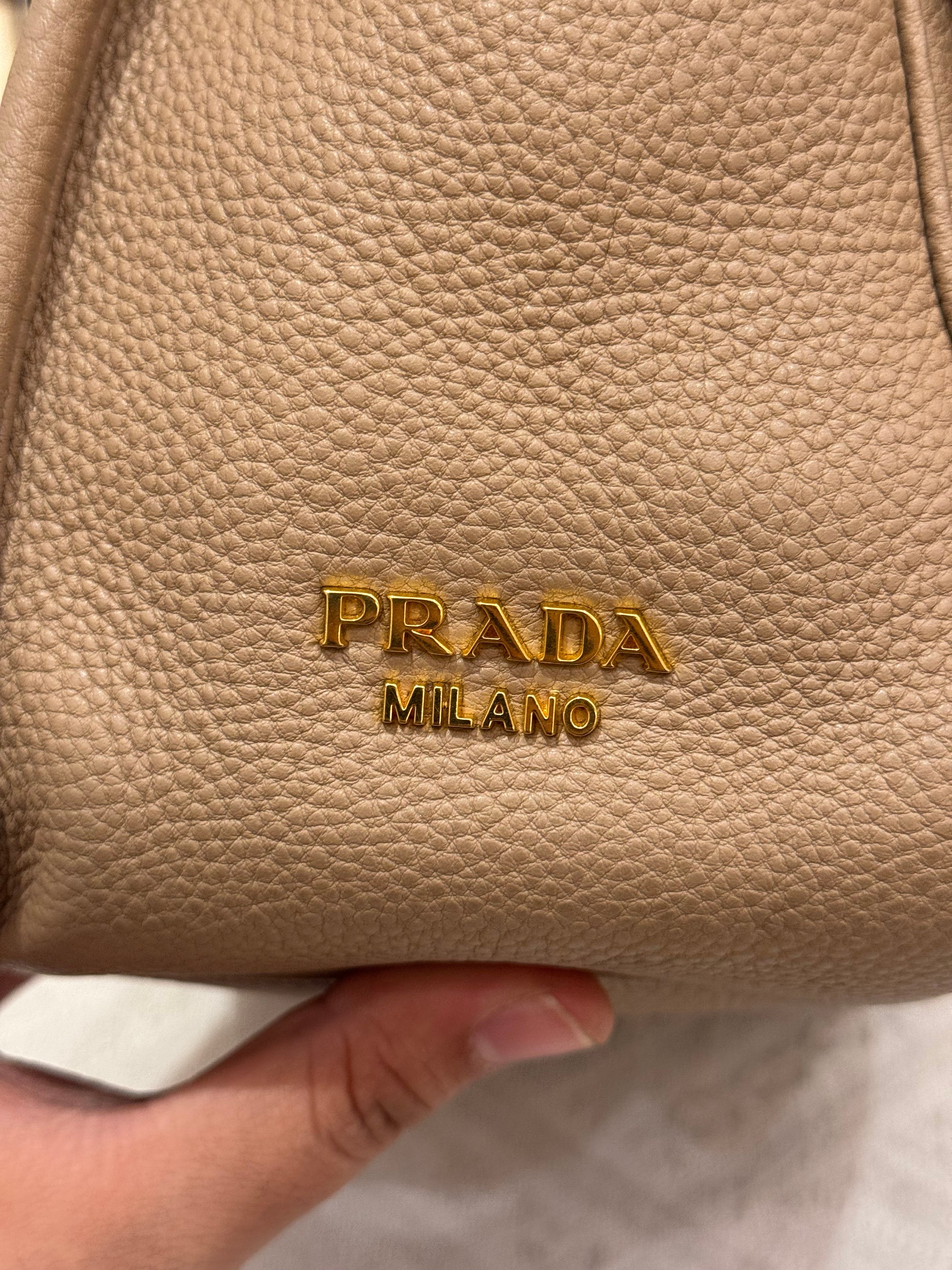 Prada Vitello Daino Cammeo