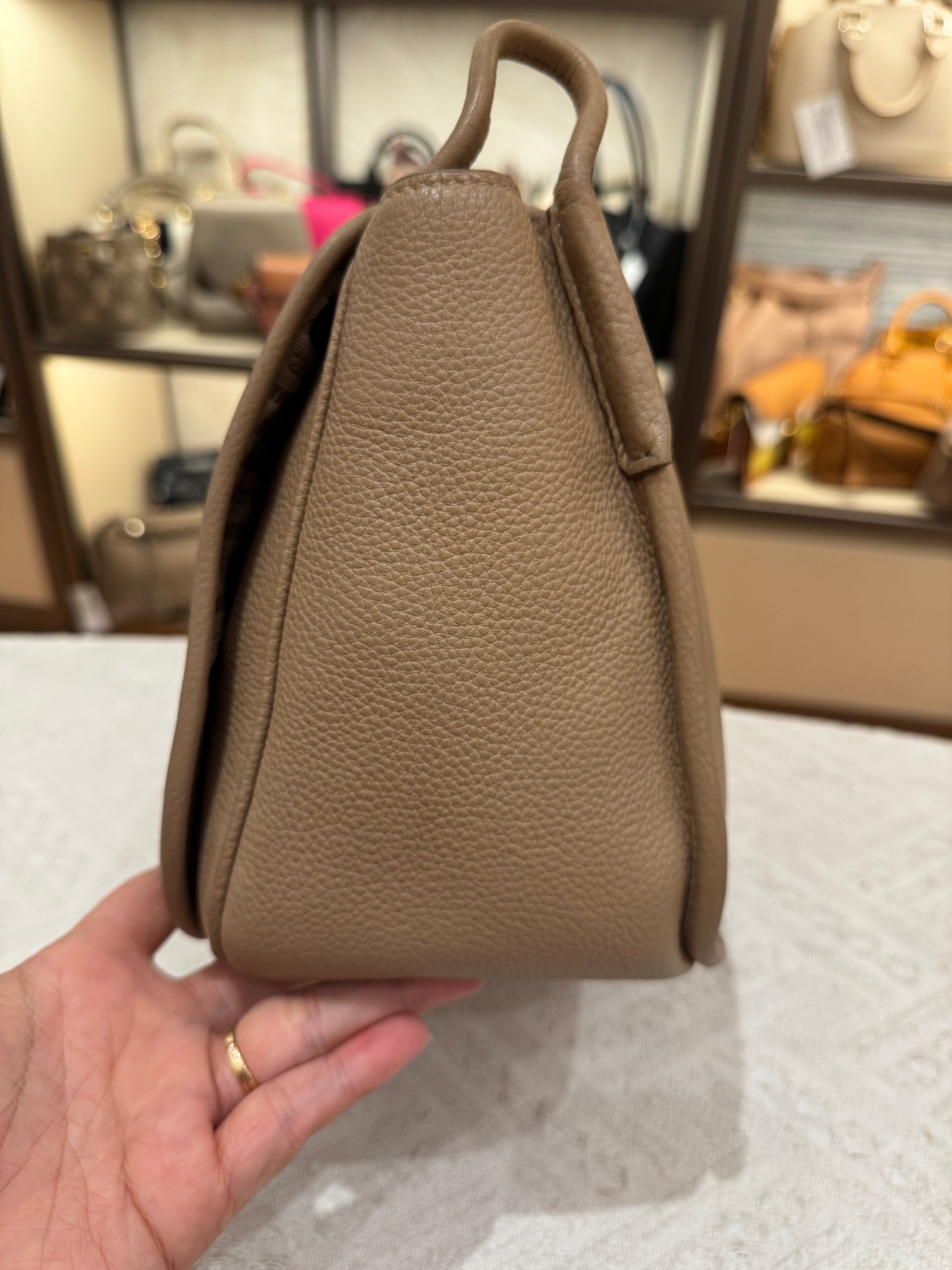 Prada Vitello Daino Cammeo