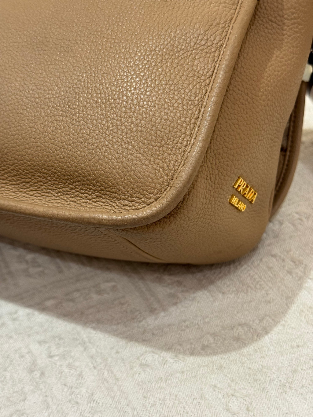 Prada Vitello Daino Cammeo