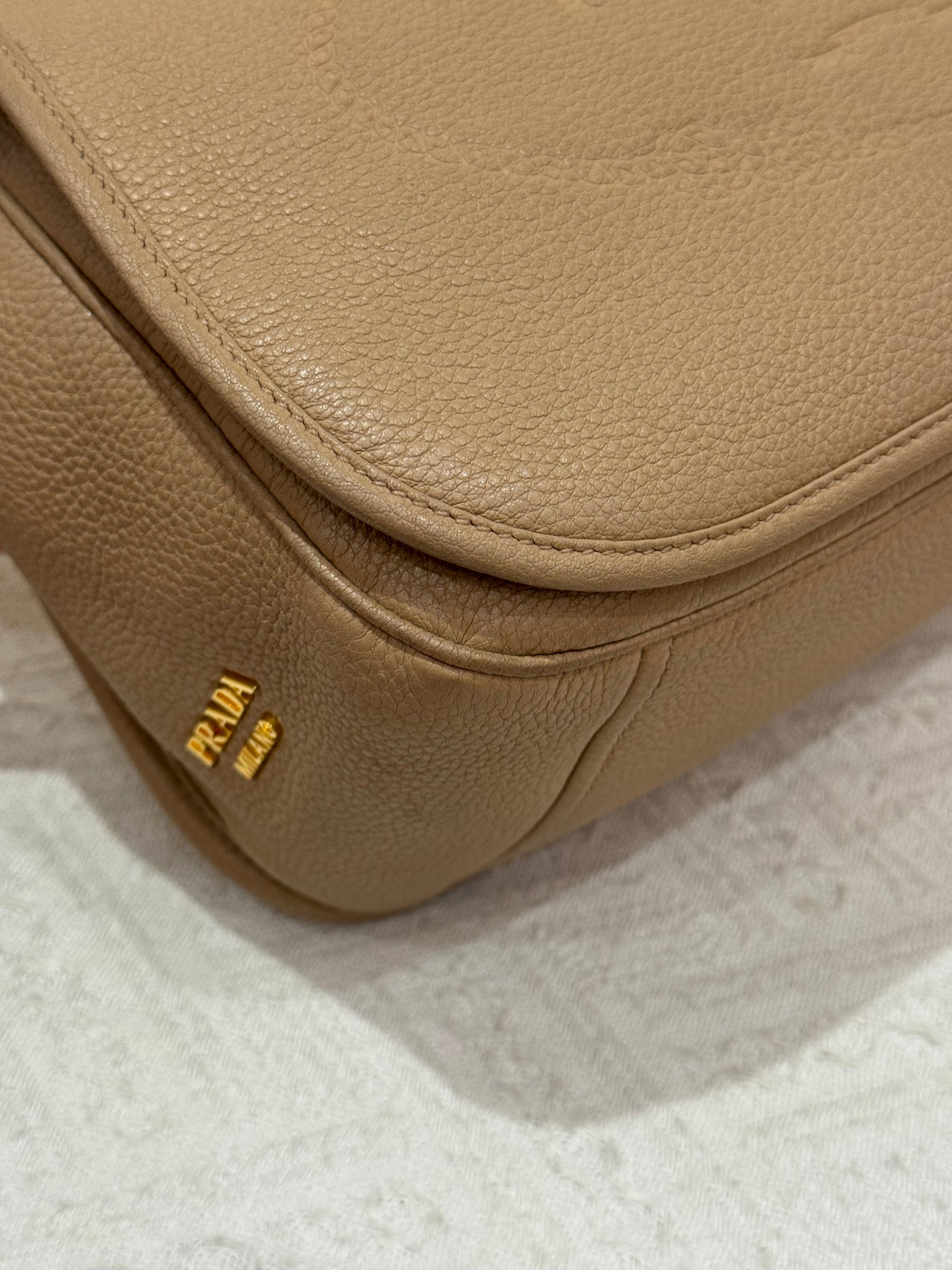 Prada Vitello Daino Cammeo