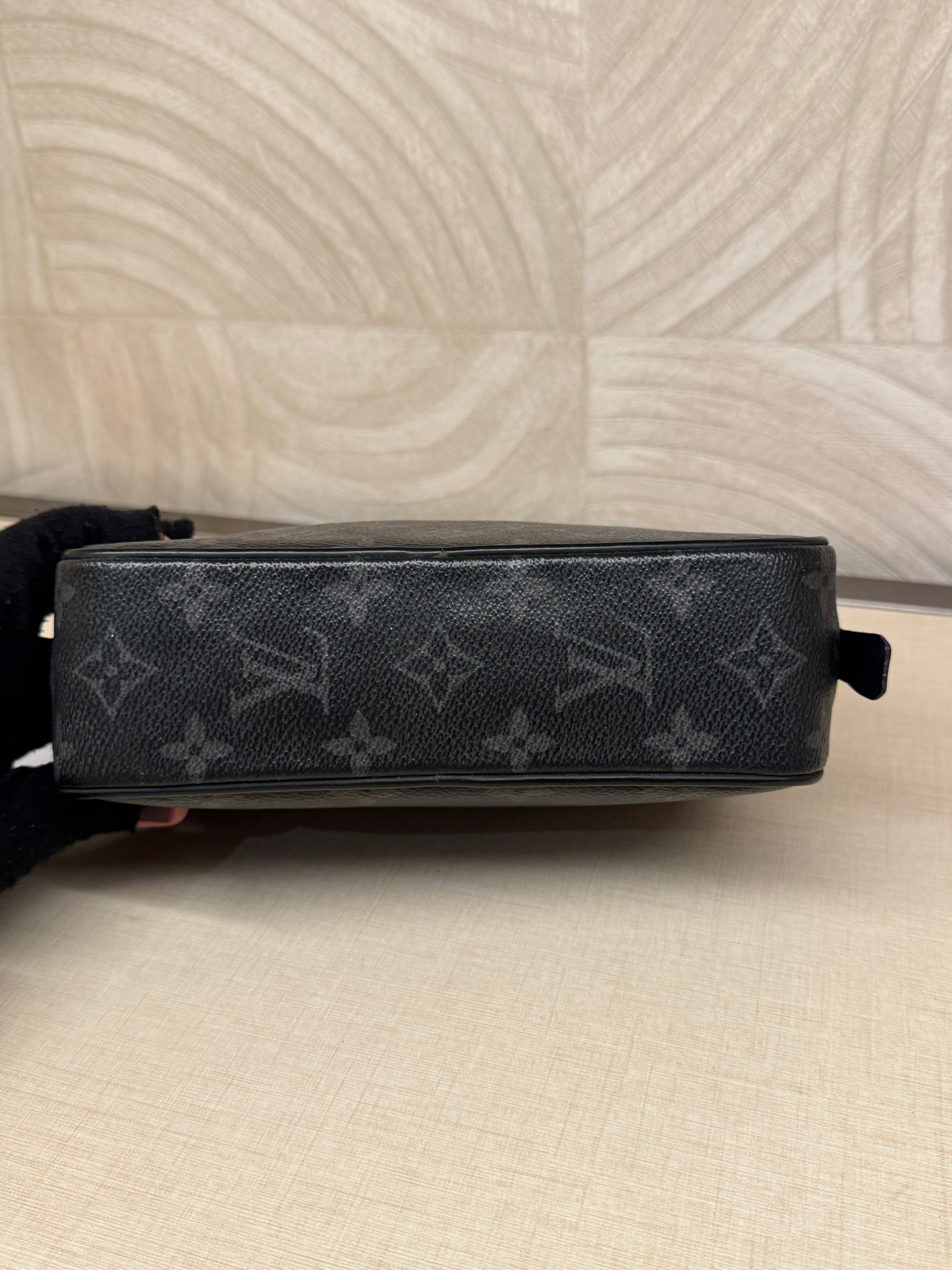 Louis Vuitton Pouch Monogram Eclipse