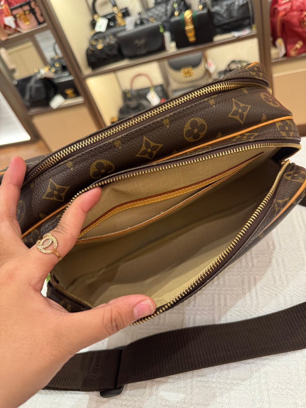 Louis Vuitton Reporter Monogram