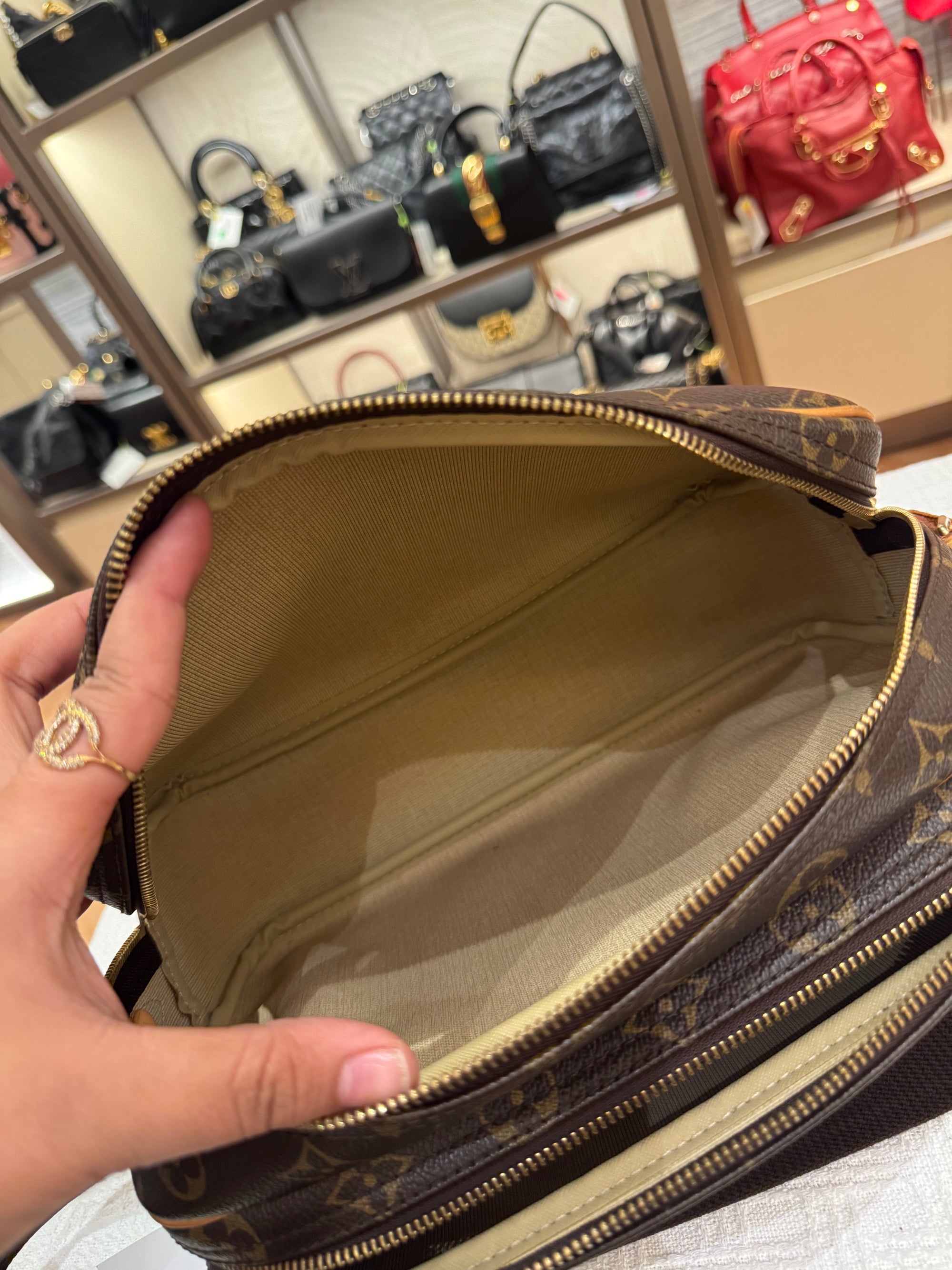 Louis Vuitton Reporter Monogram