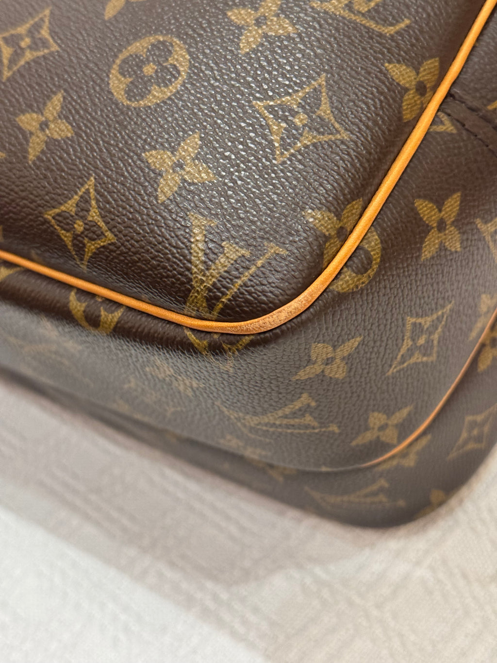 Louis Vuitton Reporter Monogram