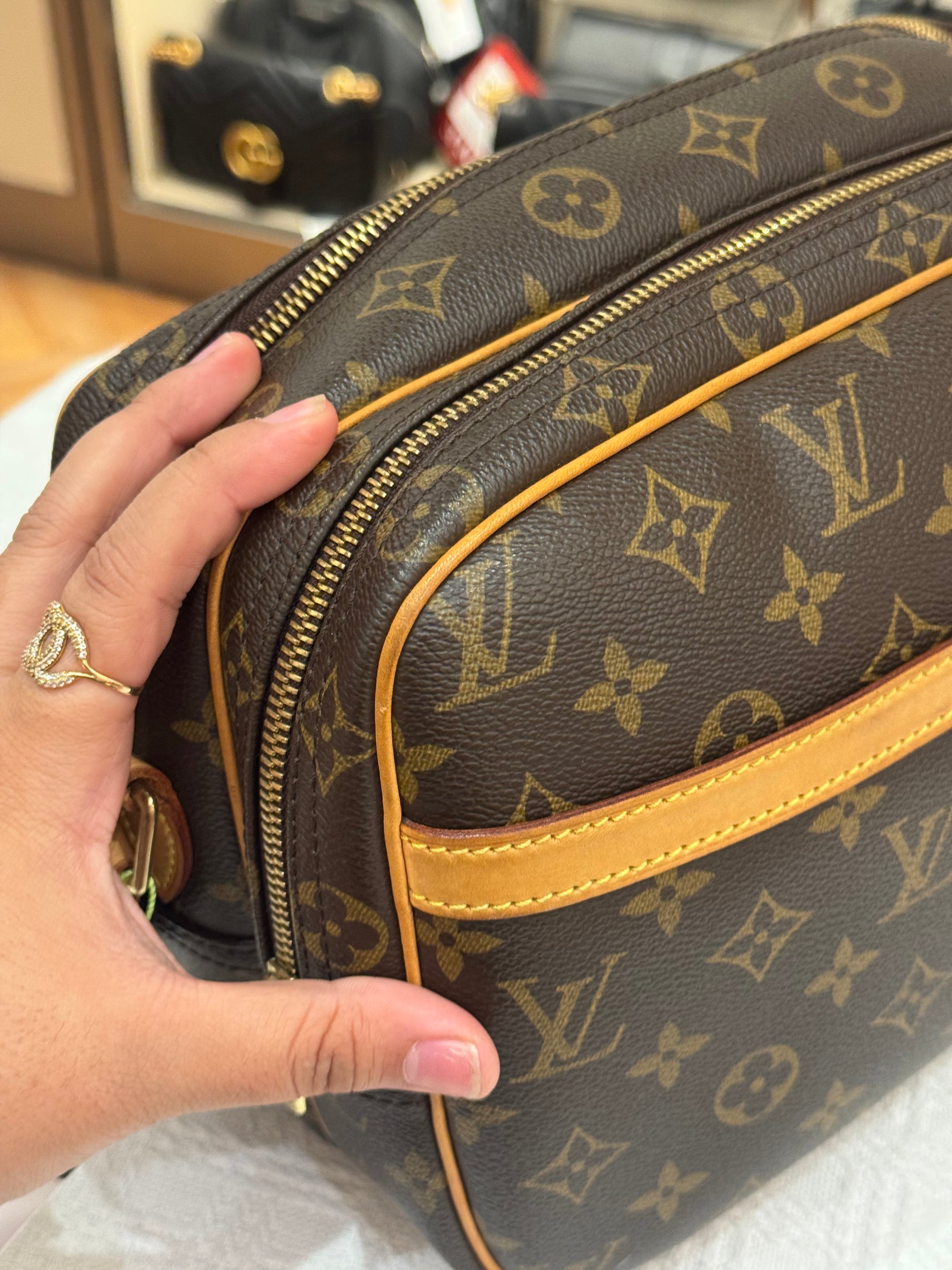 Louis Vuitton Reporter Monogram