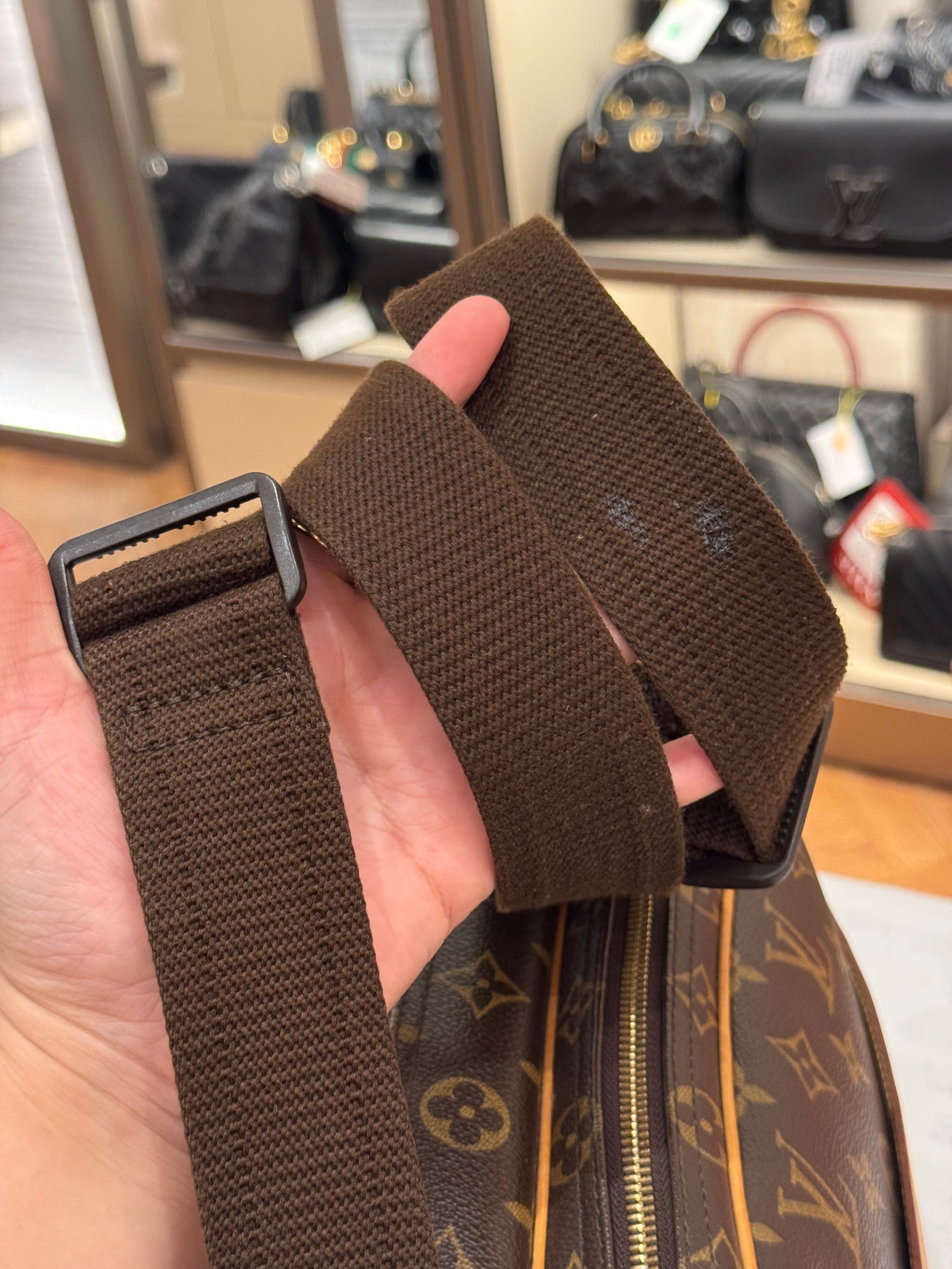 Louis Vuitton Reporter Monogram