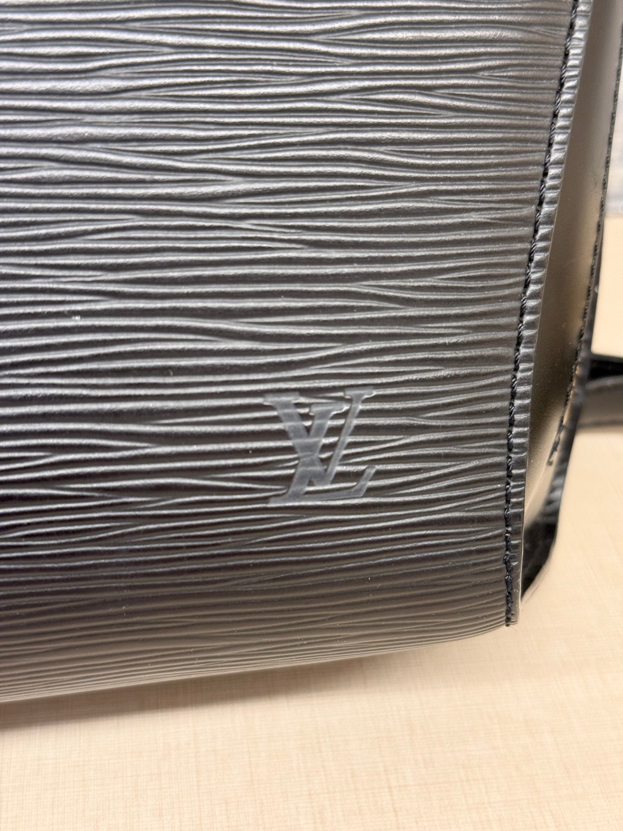 Louis Vuitton Mabillon Epi Black
