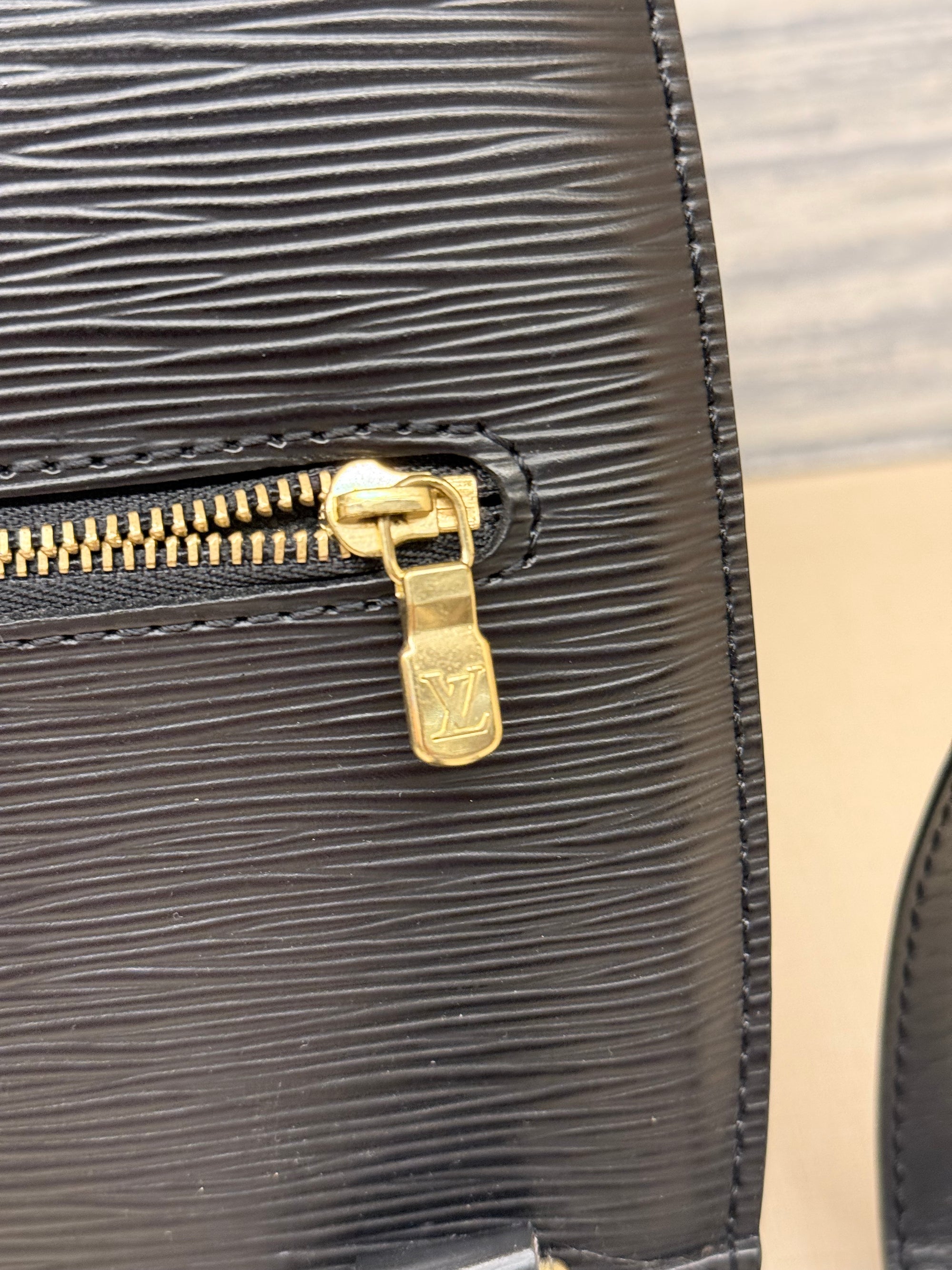 Louis Vuitton Mabillon Epi Black
