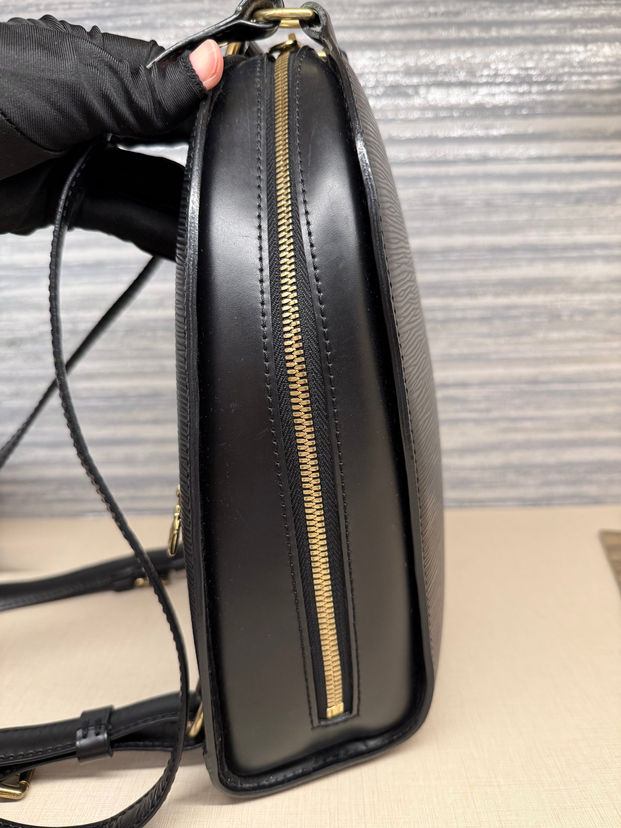 Louis Vuitton Mabillon Epi Black