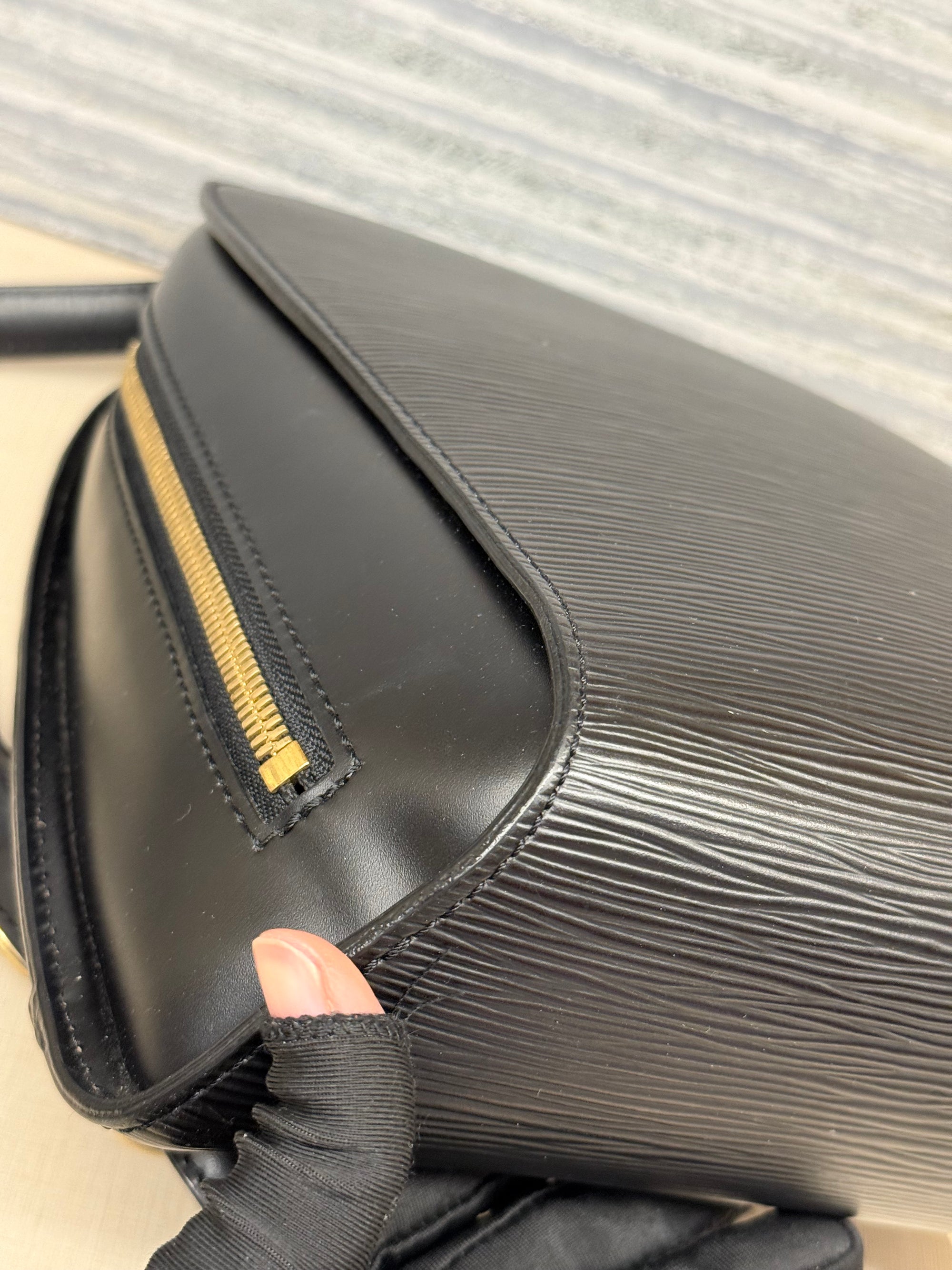 Louis Vuitton Mabillon Epi Black