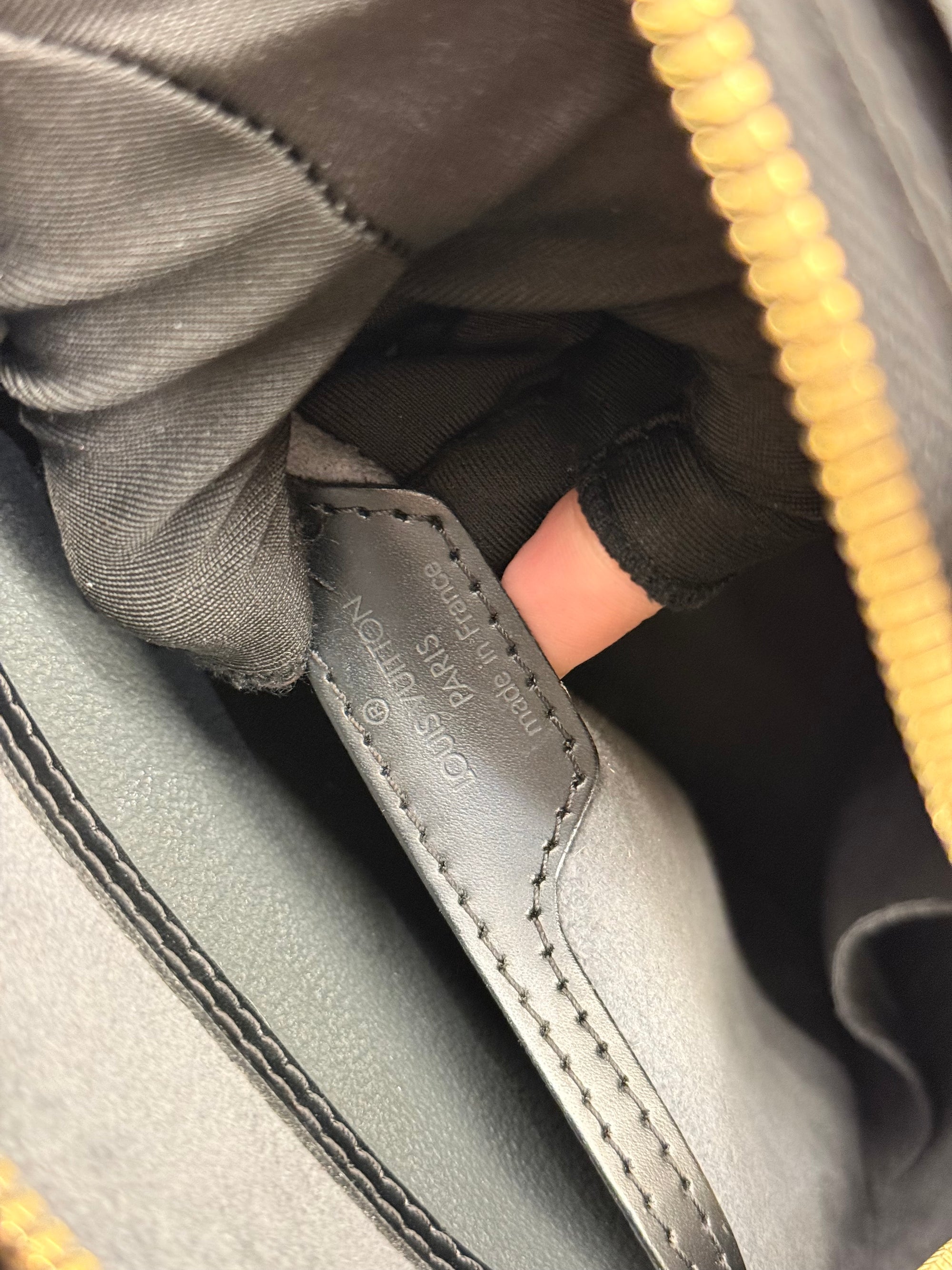 Louis Vuitton Mabillon Epi Black
