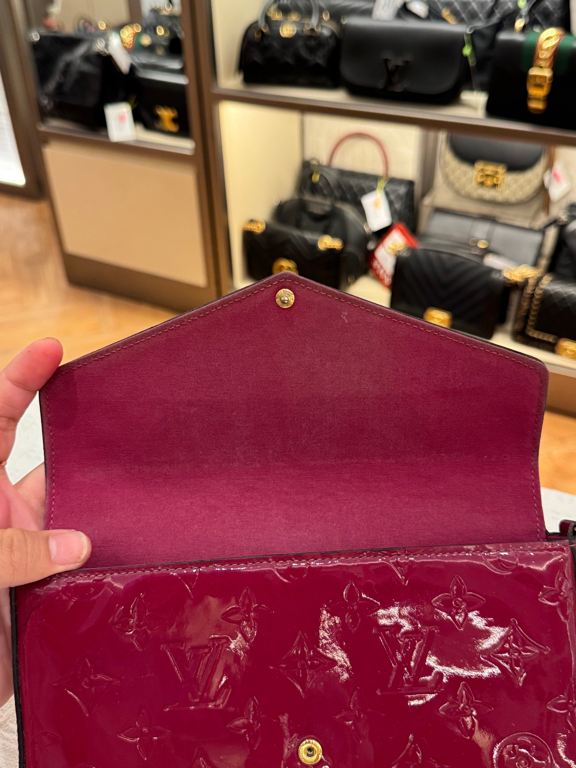 Louis Vuitton Felicie Vernis Magenta