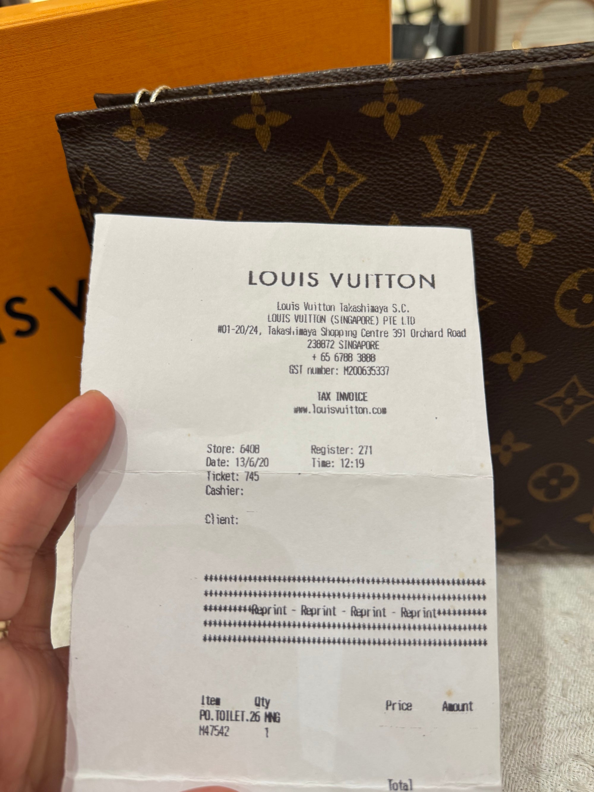Louis Toiletries Monogram