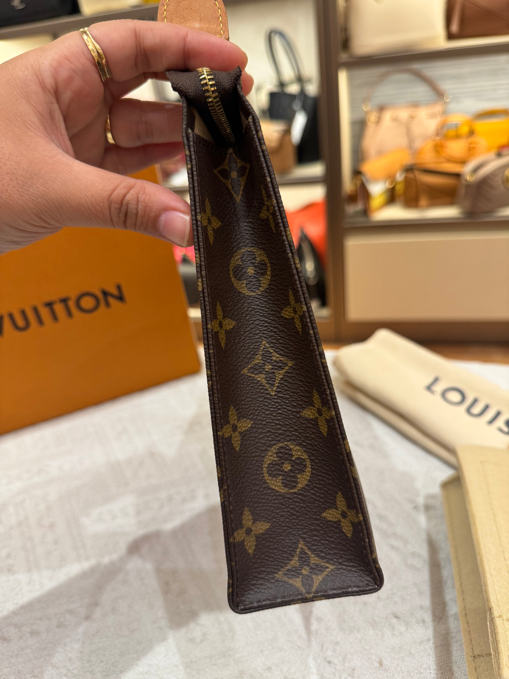 Louis Toiletries Monogram