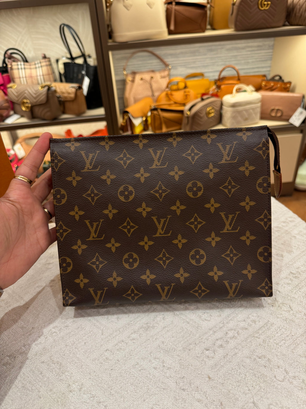 Louis Toiletries Monogram