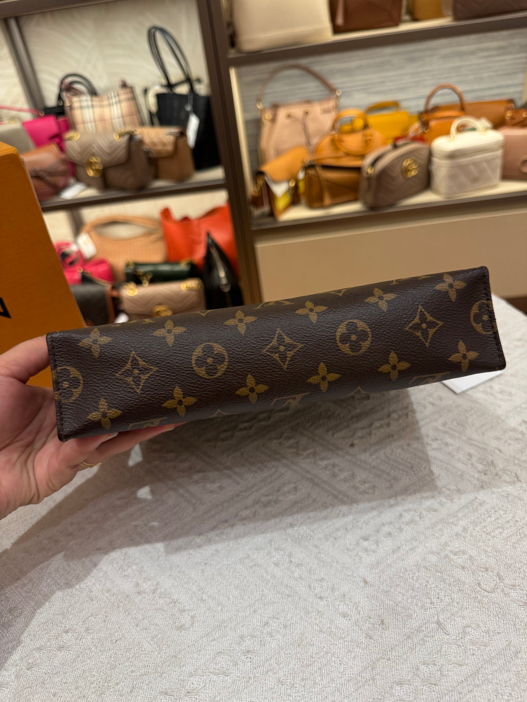 Louis Toiletries Monogram