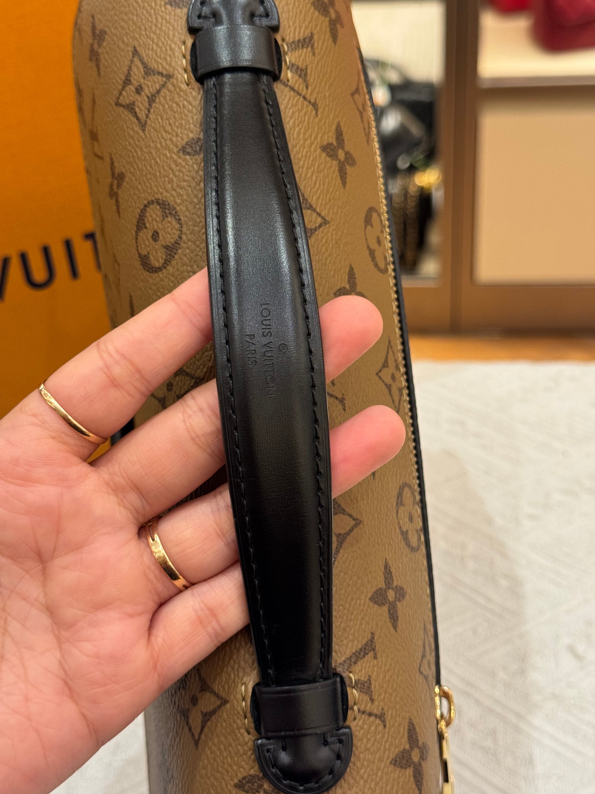 Louis Vuitton Metis Monogram Reversed