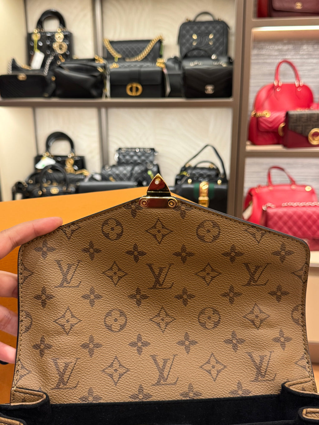 Louis Vuitton Metis Monogram Reversed