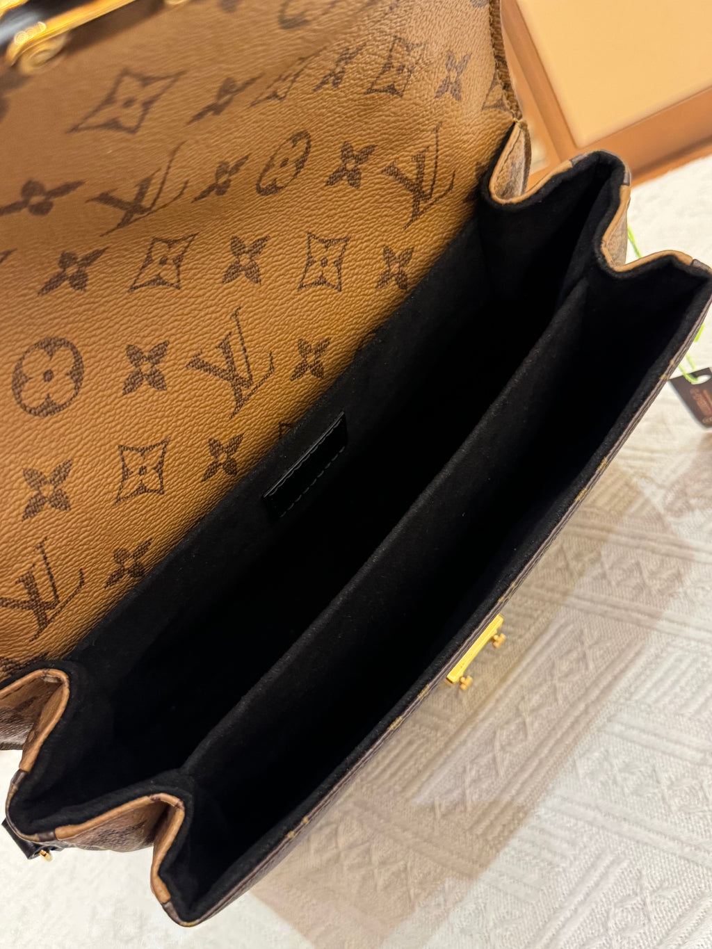 Louis Vuitton Metis Monogram Reversed