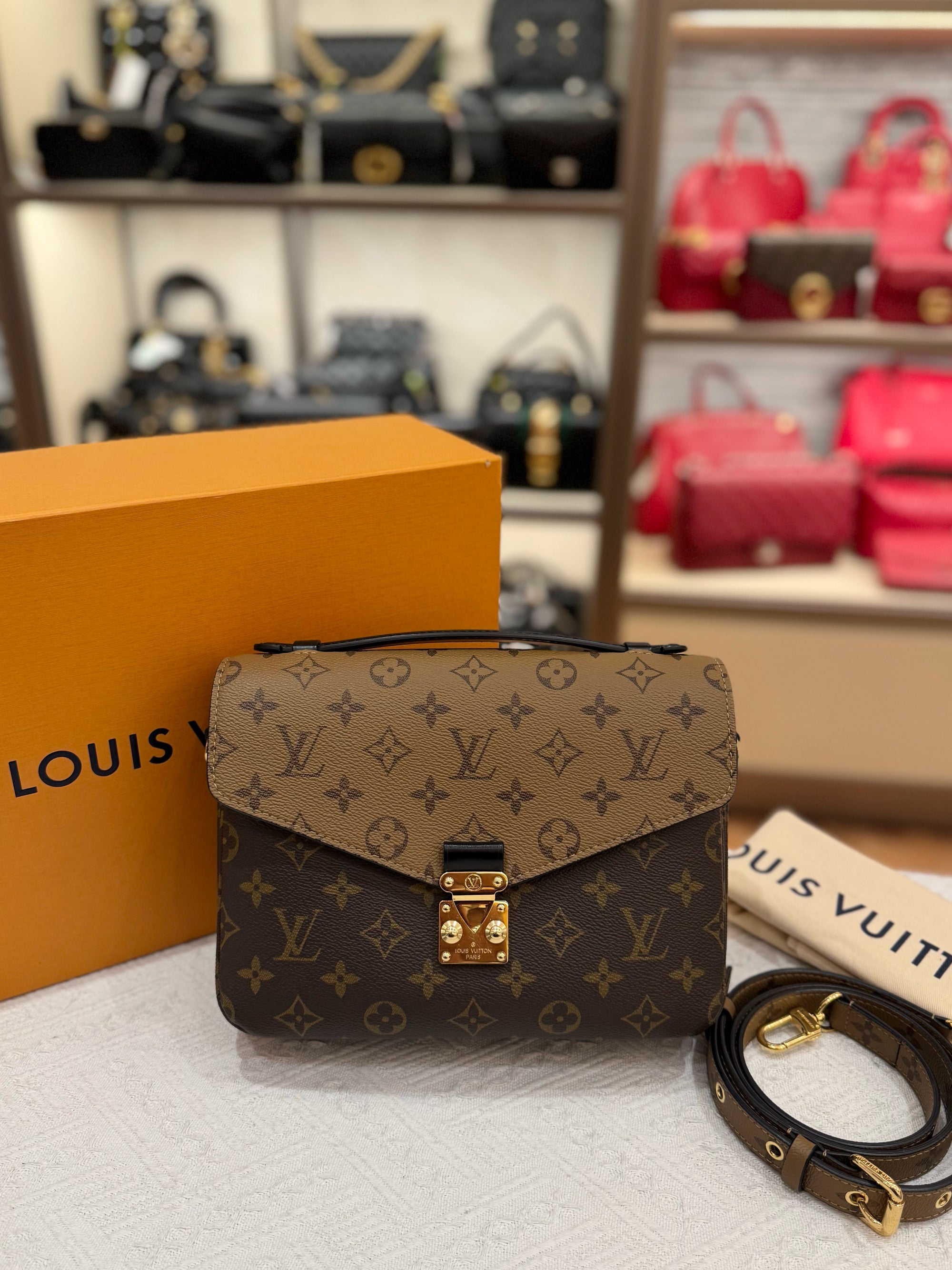 Louis Vuitton Metis Monogram Reversed