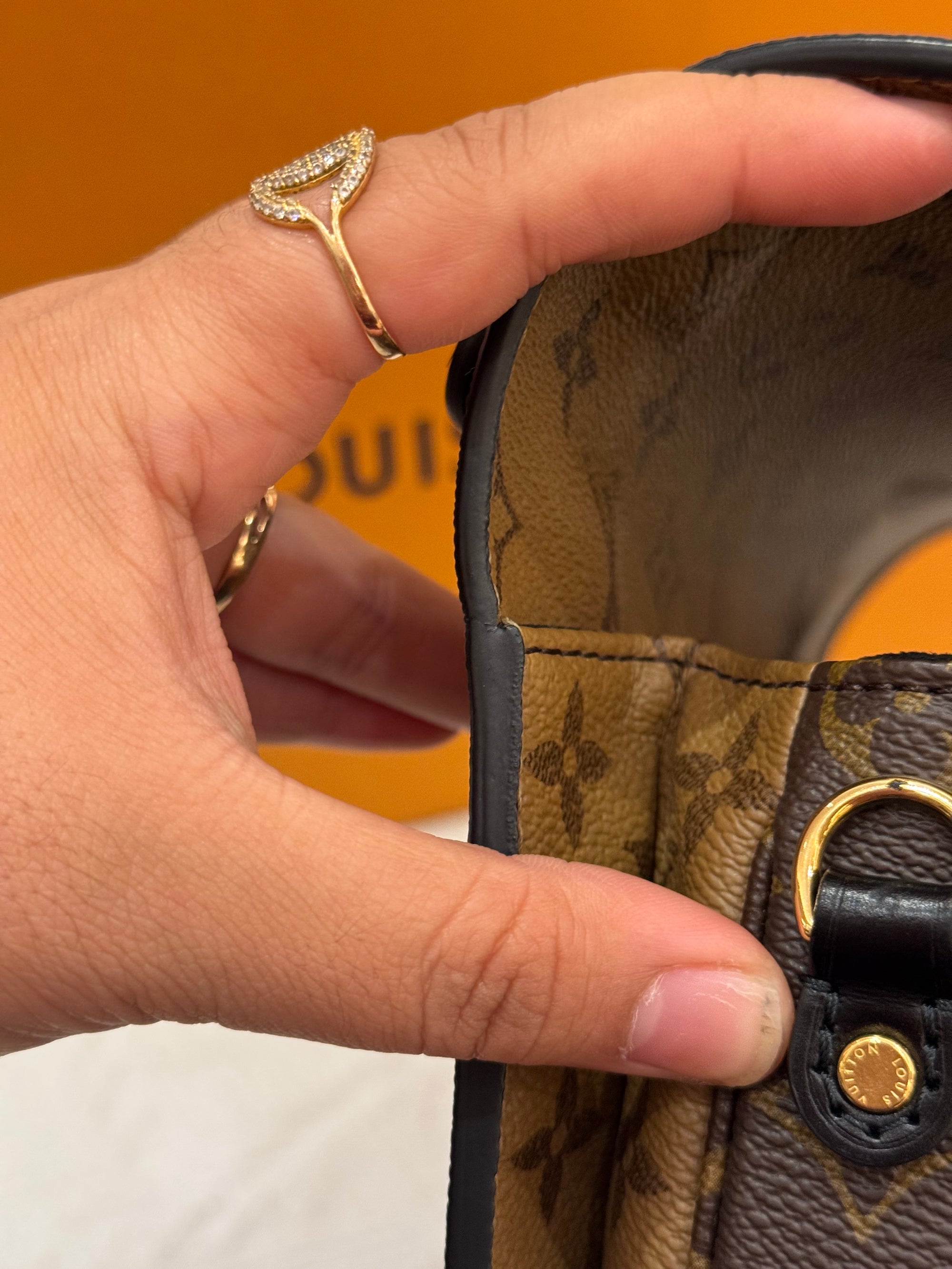 Louis Vuitton Metis Monogram Reversed