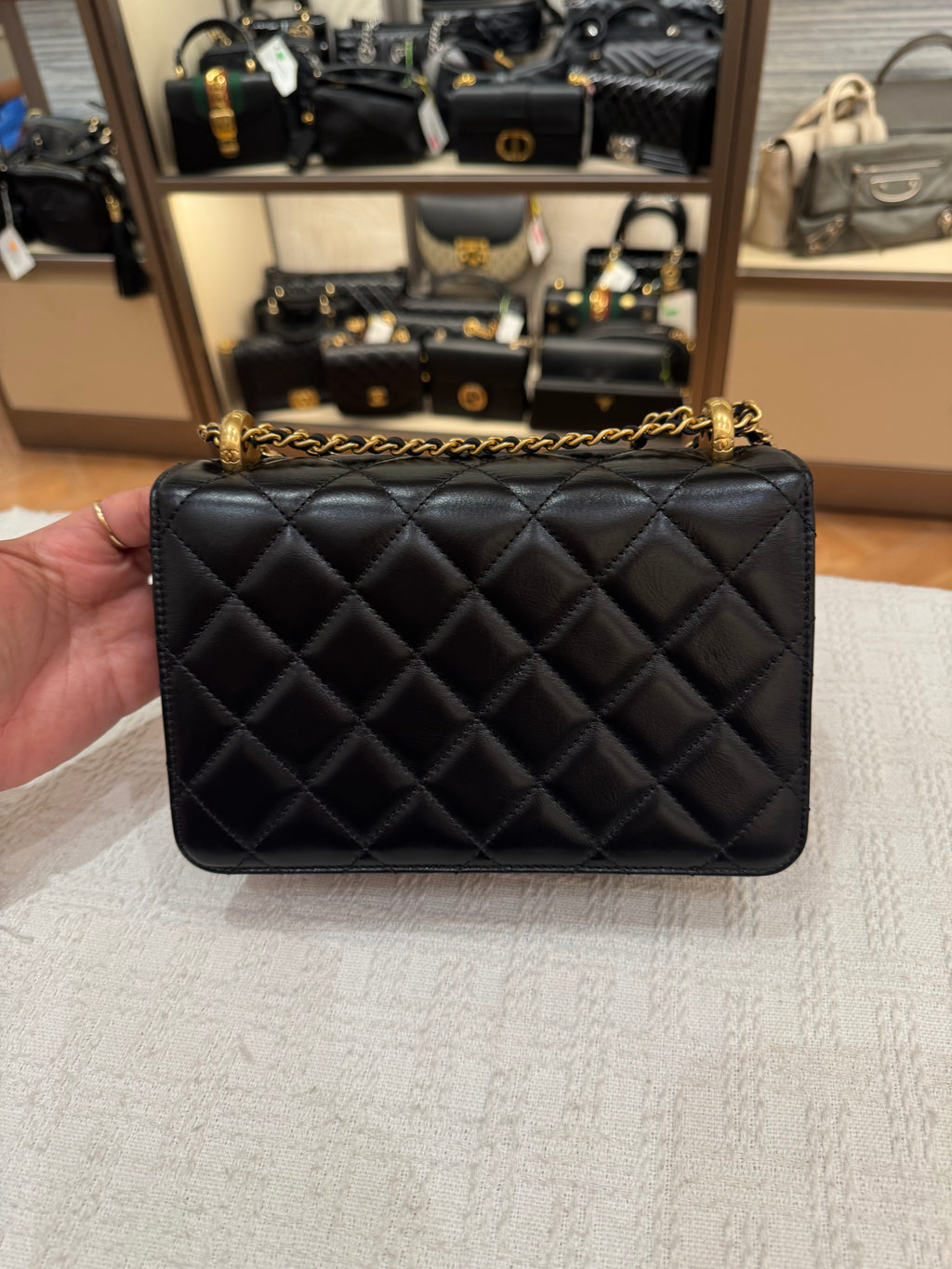 Chanel Perfect Fit Flap Shiny Clafksin Black