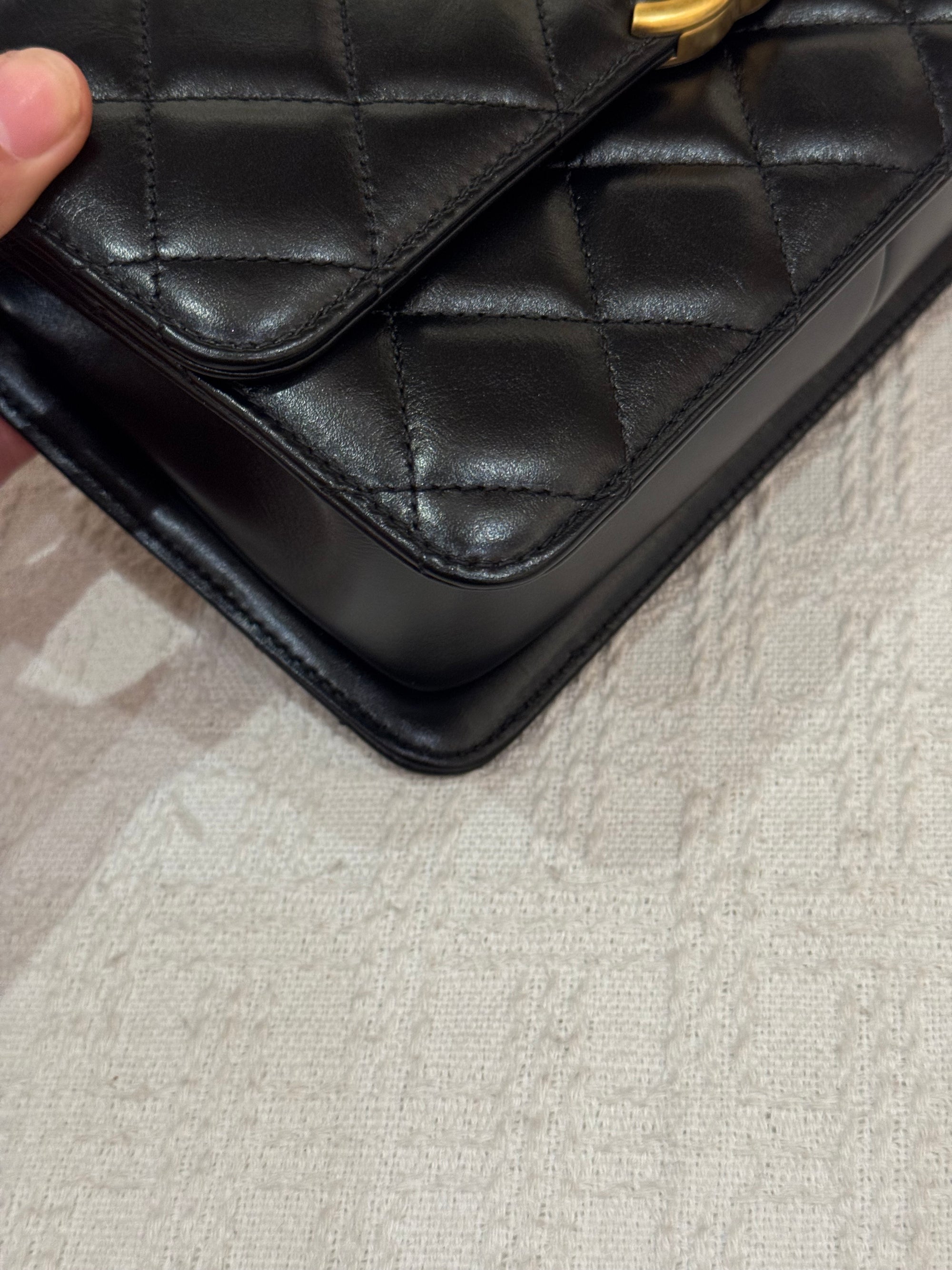 Chanel Perfect Fit Flap Shiny Clafksin Black