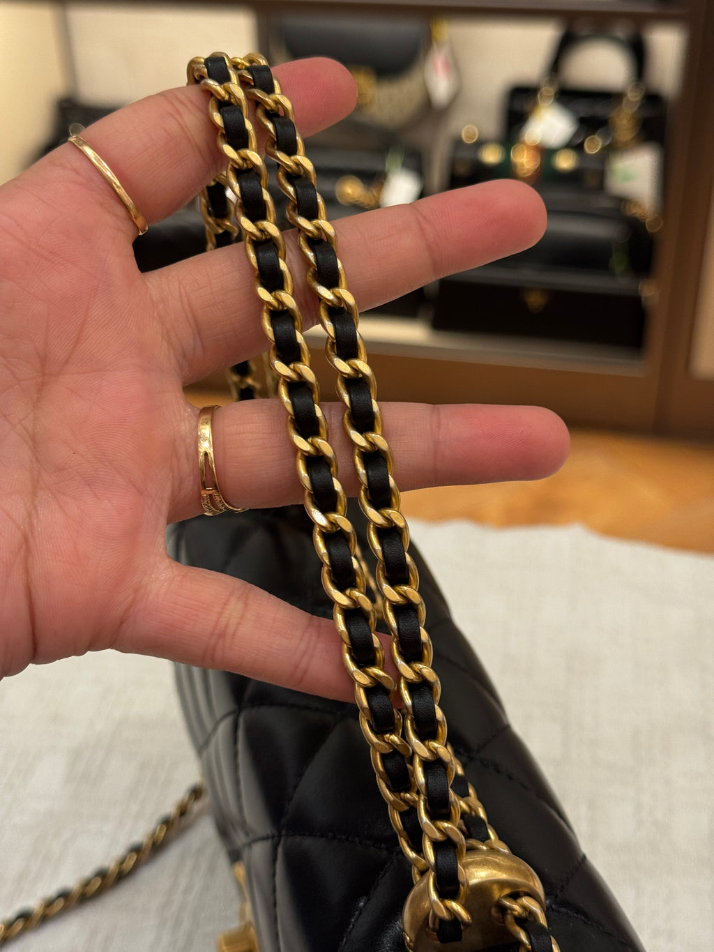 Chanel Perfect Fit Flap Shiny Clafksin Black