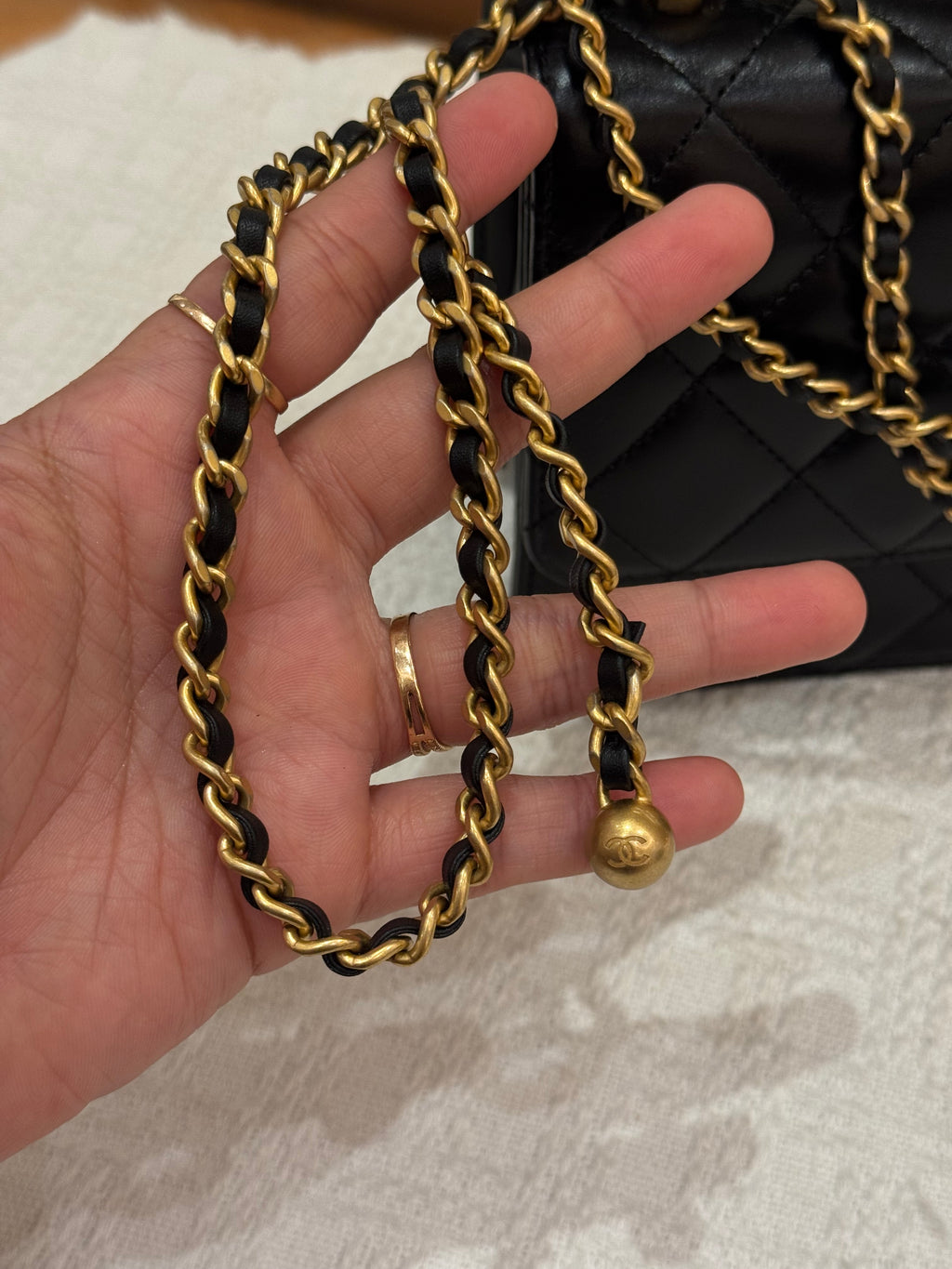 Chanel Perfect Fit Flap Shiny Clafksin Black