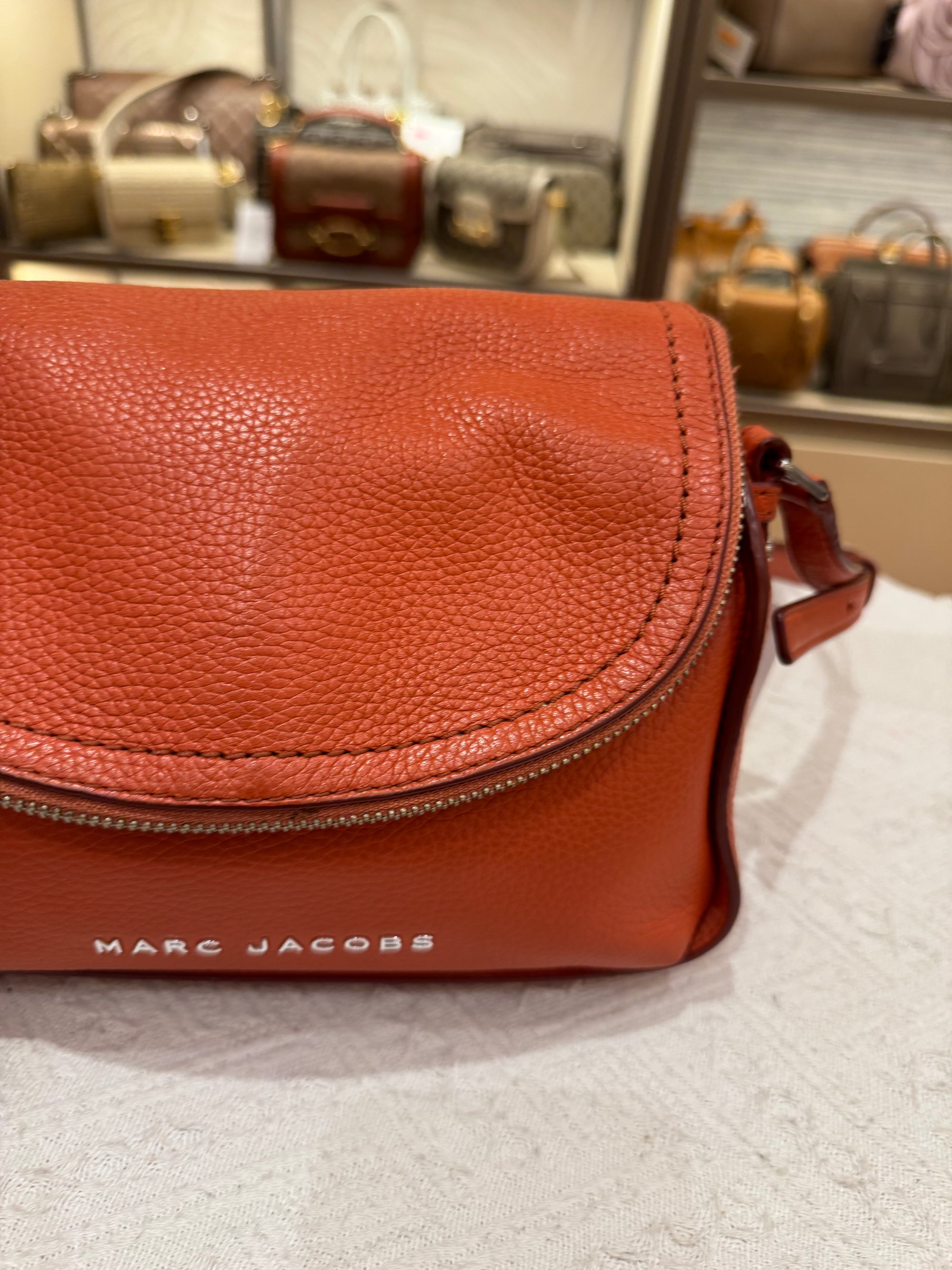 Marc Jacobs Groove