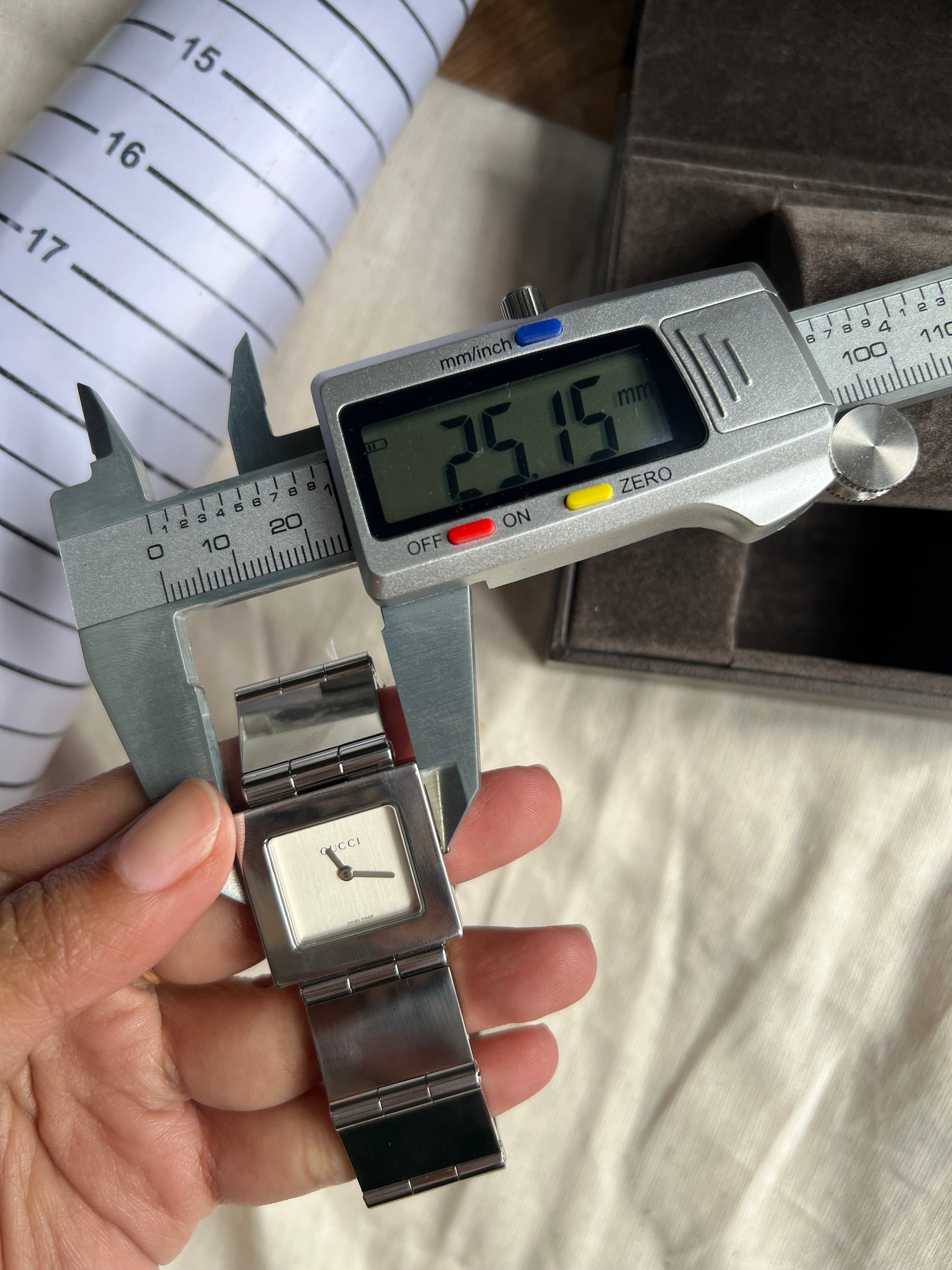 Gucci All Silver Square Dial