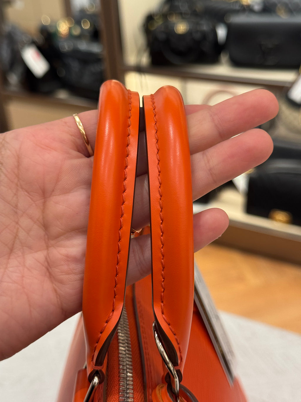 Louis Vuitton Alma Epi PM Piment