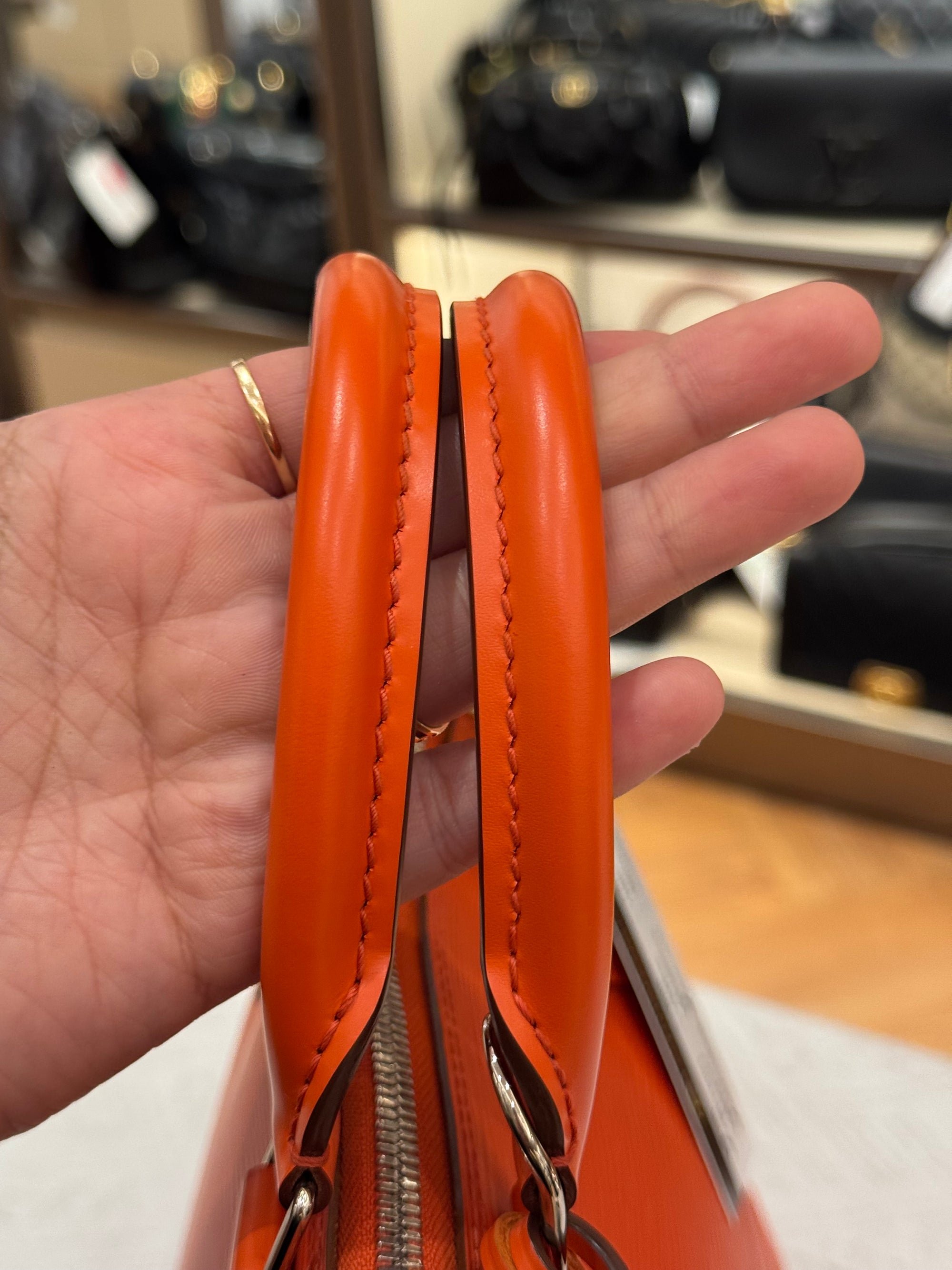Louis Vuitton Alma Epi PM Piment