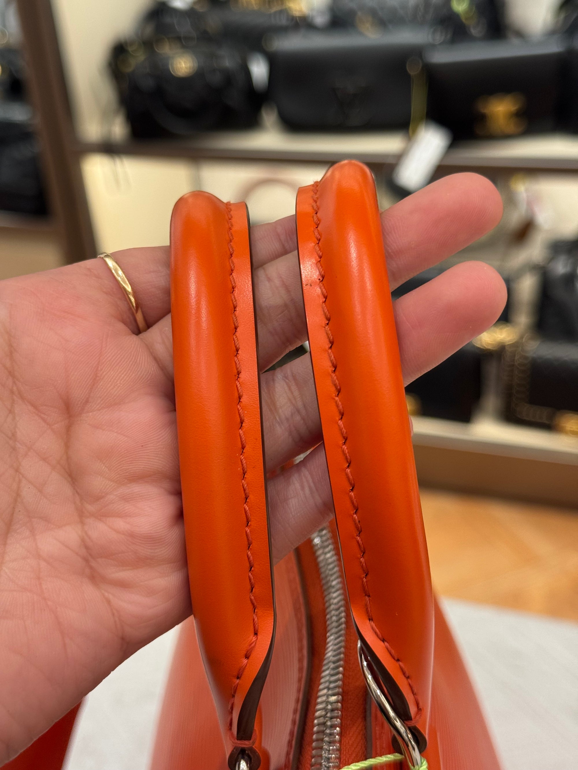 Louis Vuitton Alma Epi PM Piment