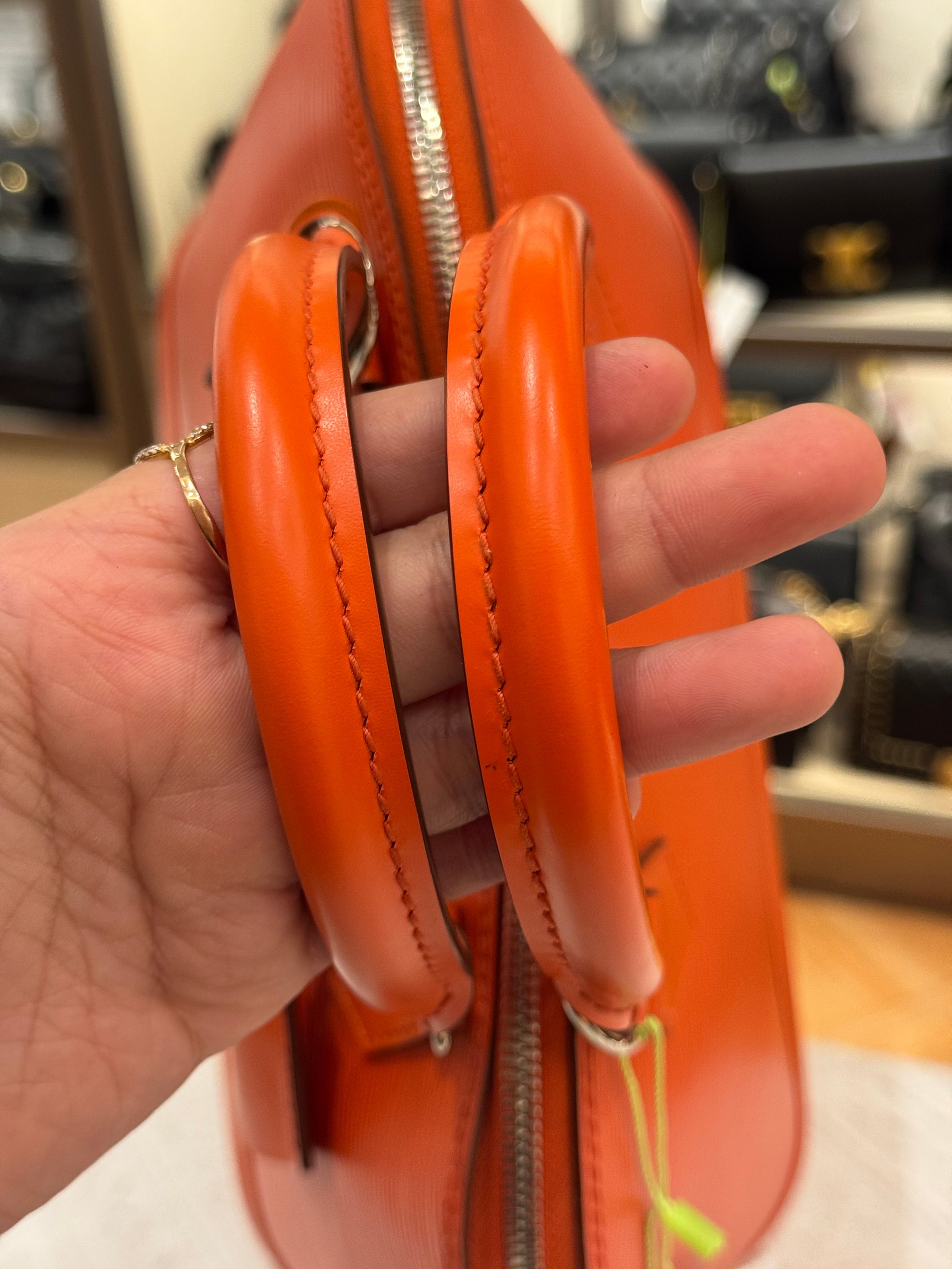 Louis Vuitton Alma Epi PM Piment