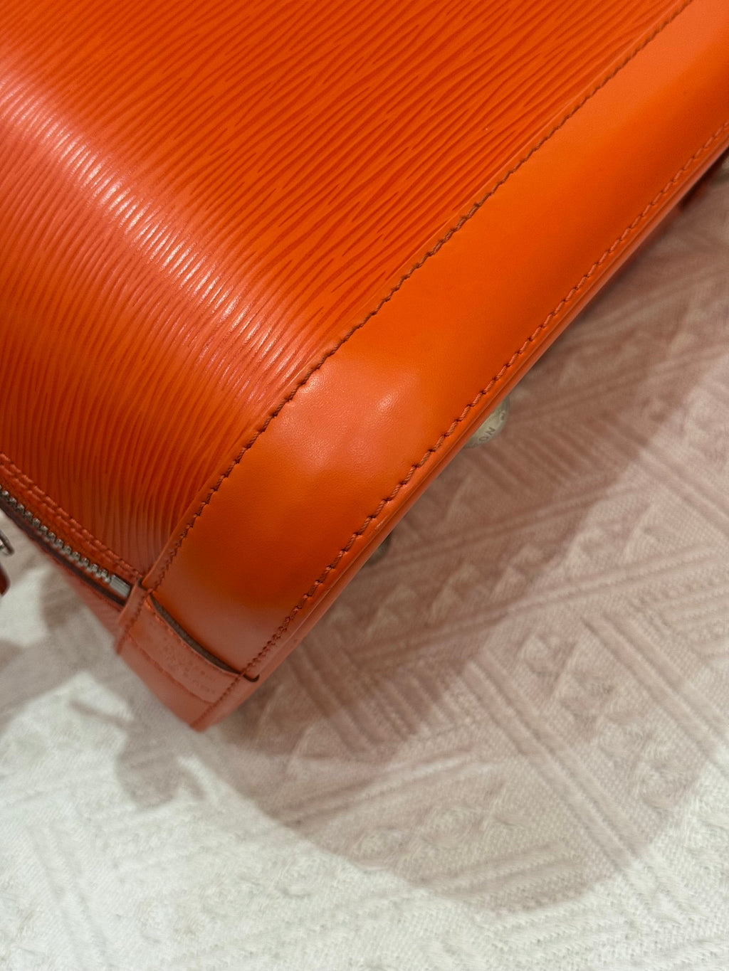 Louis Vuitton Alma Epi PM Piment