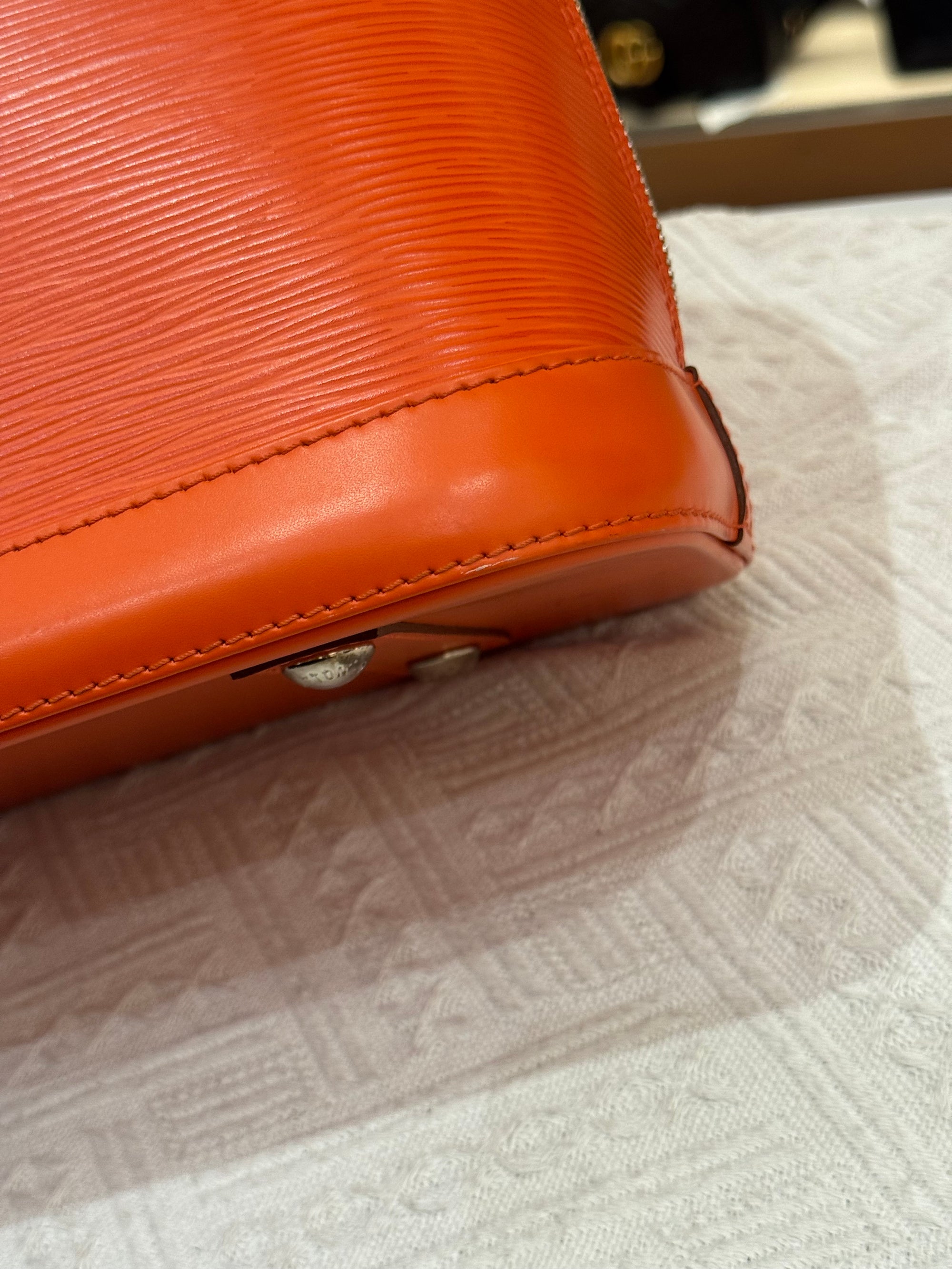 Louis Vuitton Alma Epi PM Piment