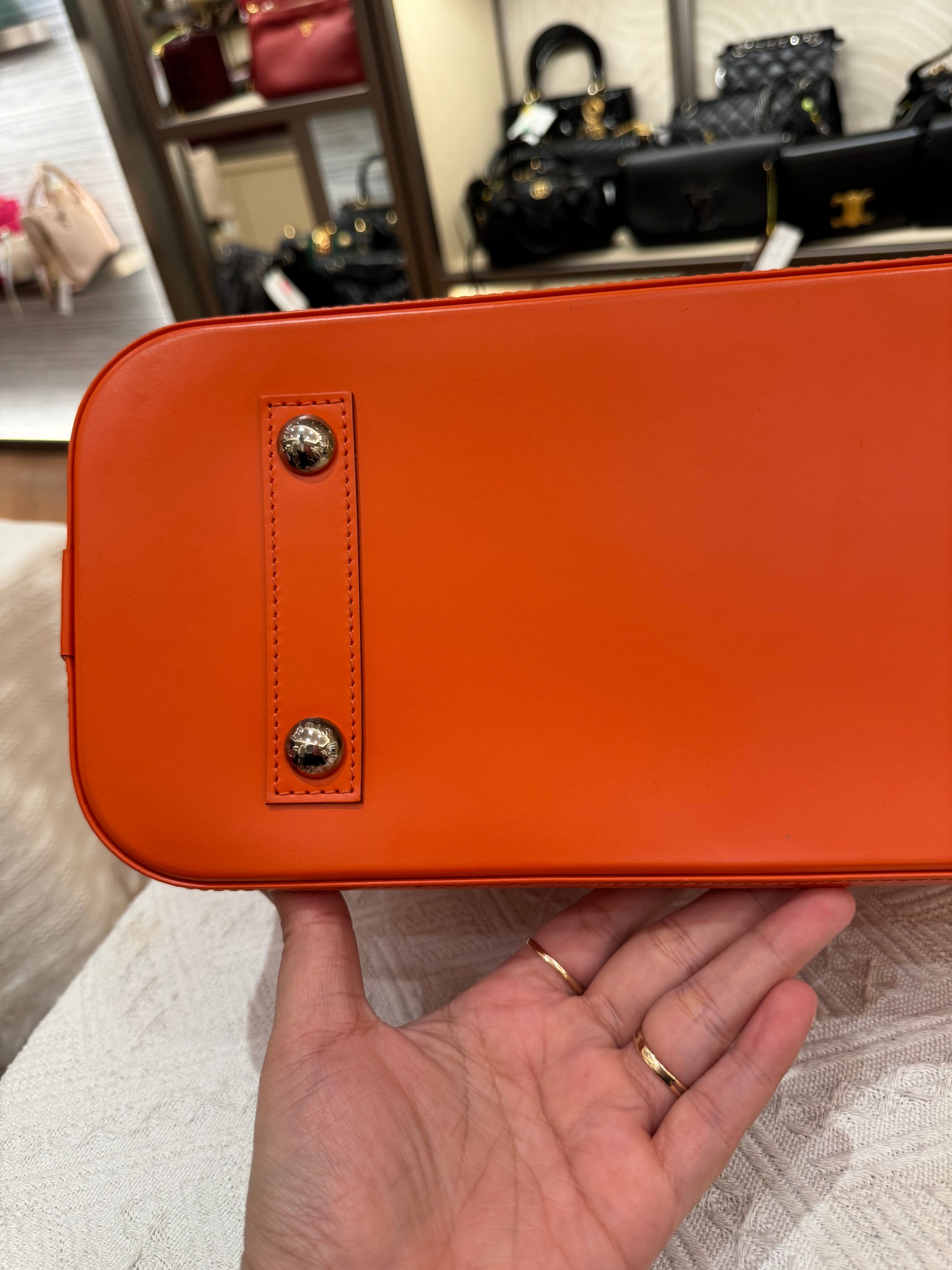Louis Vuitton Alma Epi PM Piment